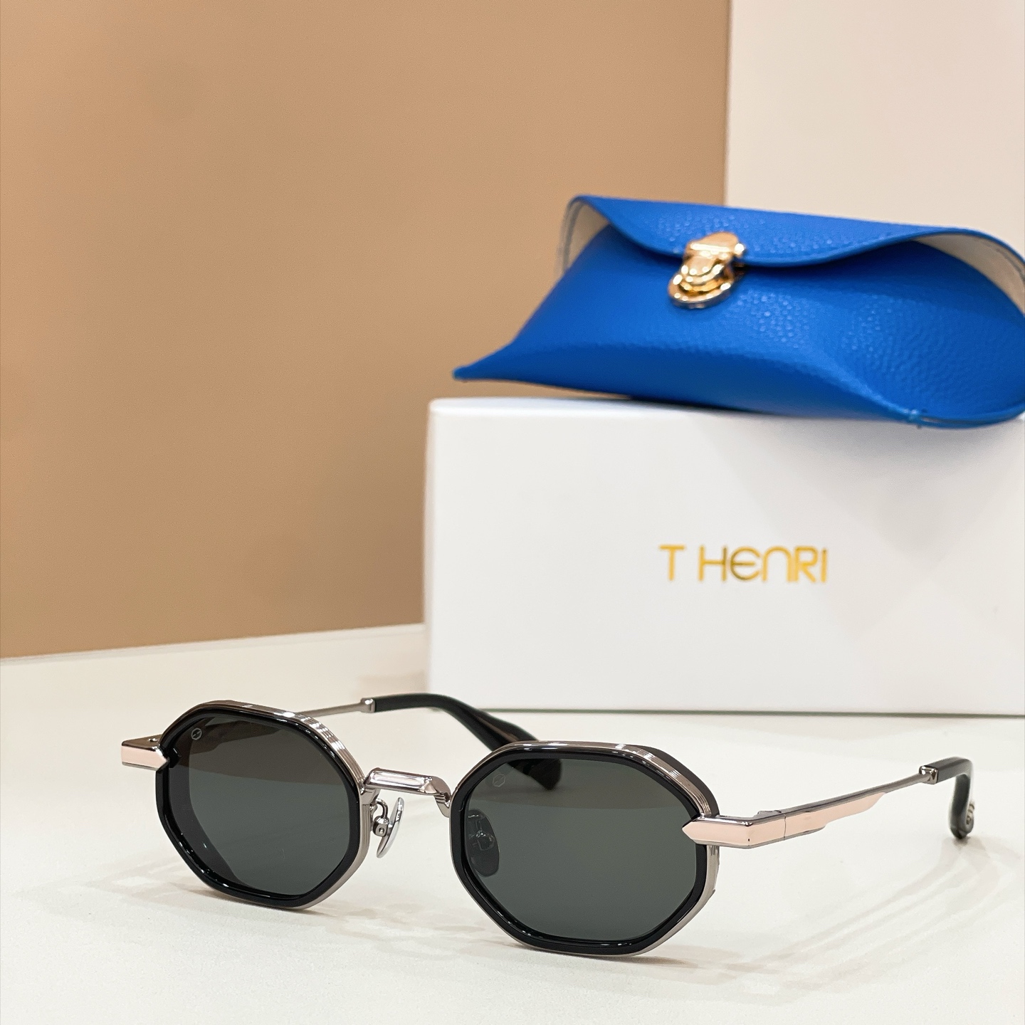 THENRI🪅🪅🪅MODEL: SQUADRA🪅🪅🪅SIZE:48口24-145🪅🪅🪅配送盒子～～