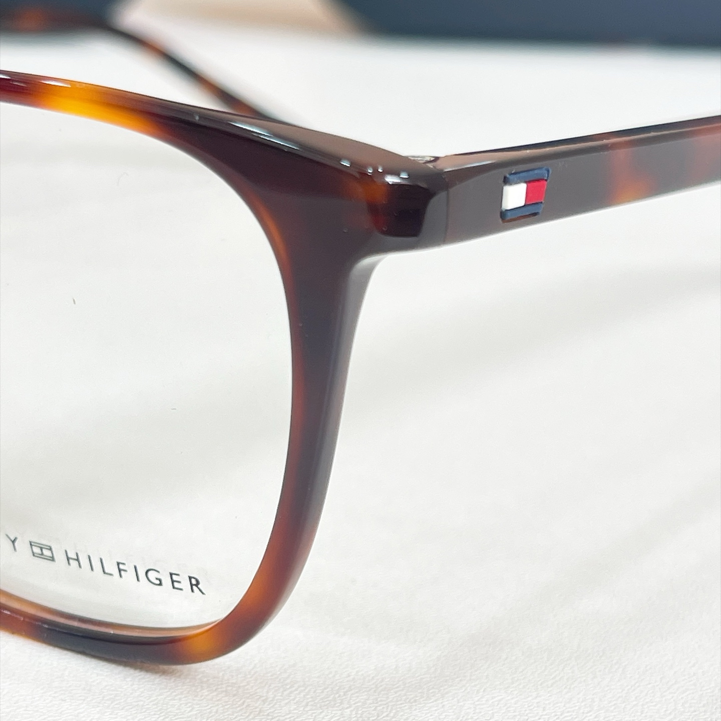 TOMMY  HILFIGE*✨✨✨MODEL：TH 2266✨✨✨SIZE：52口20-145✨✨✨ 