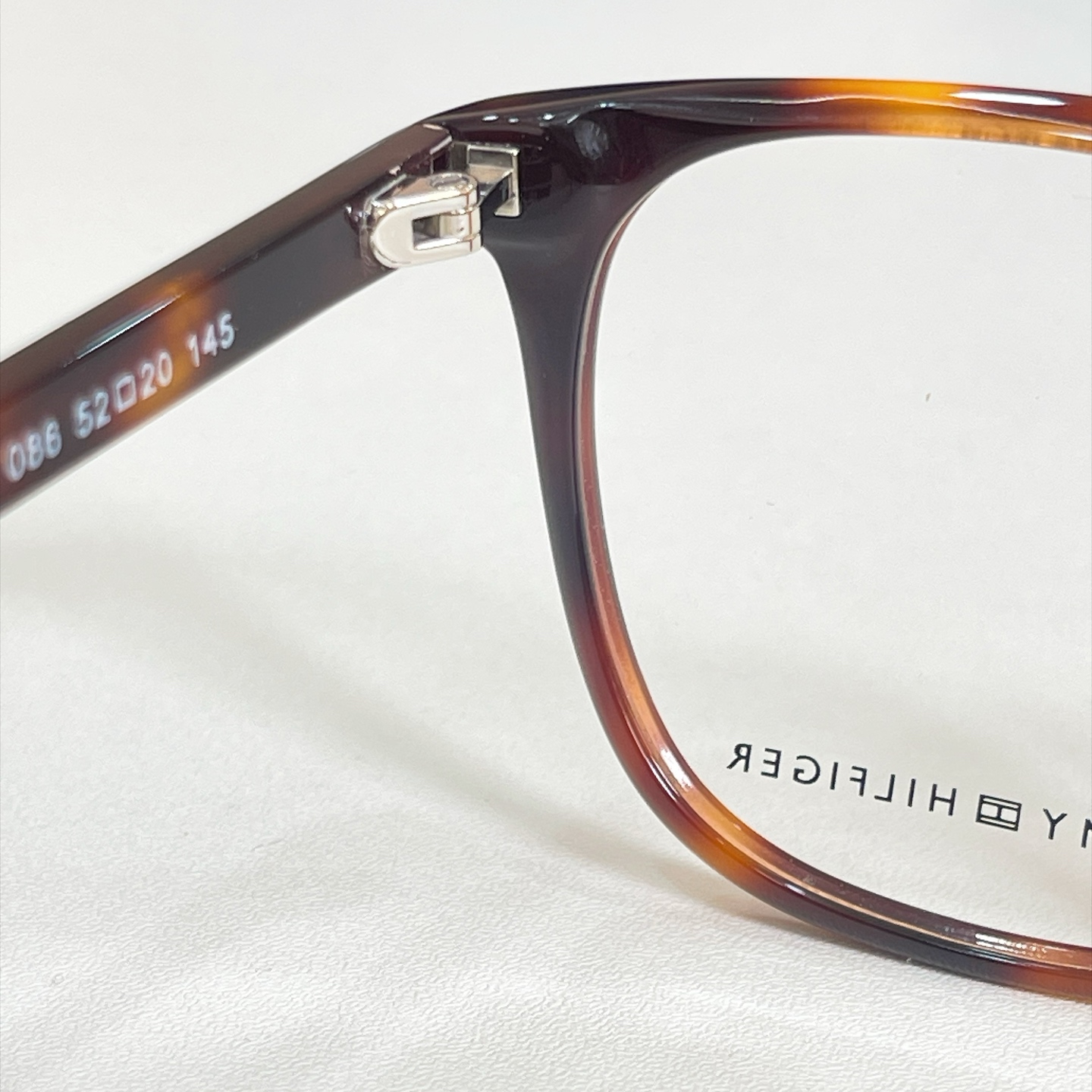 TOMMY  HILFIGE*✨✨✨MODEL：TH 2266✨✨✨SIZE：52口20-145✨✨✨ 