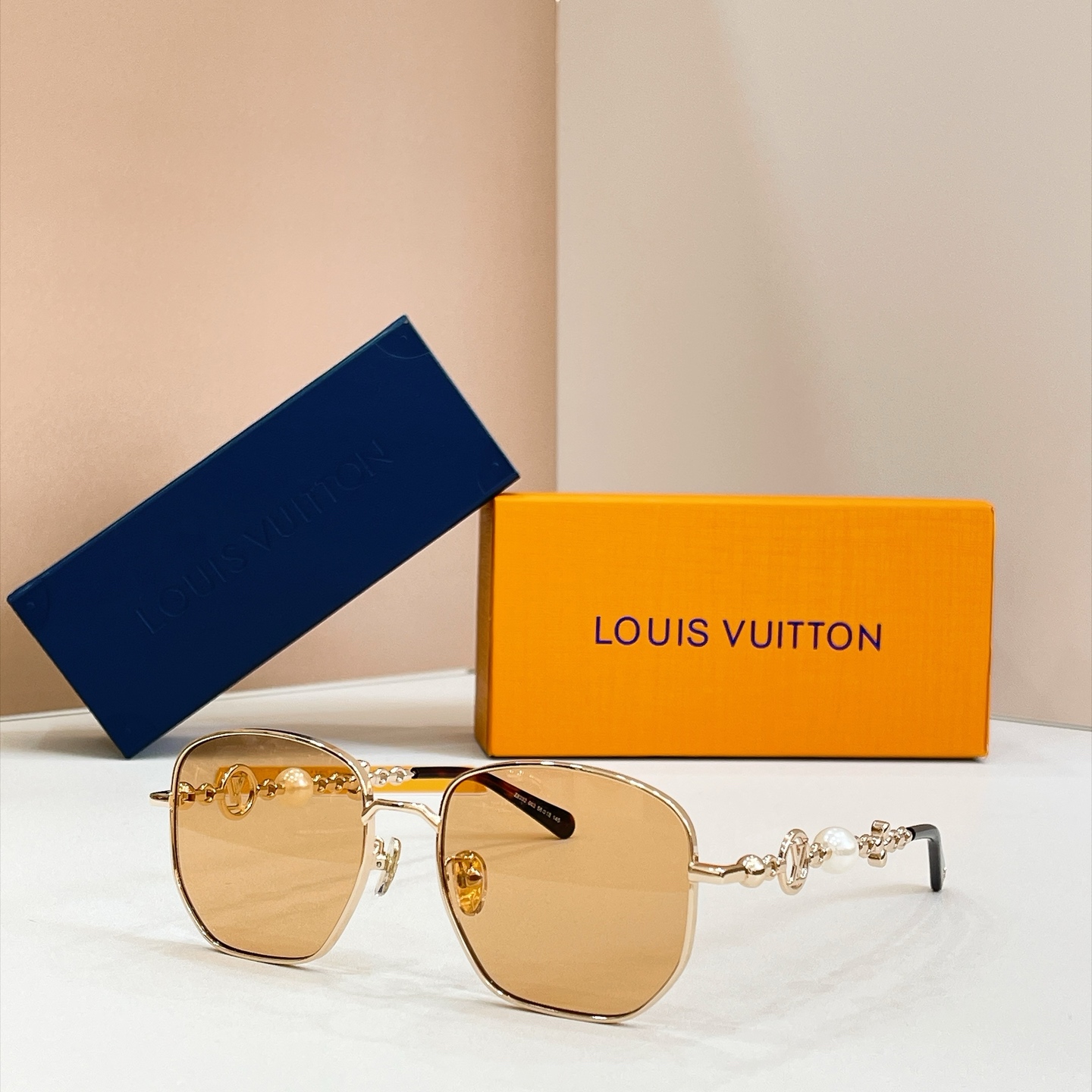 LOUIS VUITTO*✨✨✨MODEL：Z8332✨✨✨ SIZE：56口18-145✨✨✨