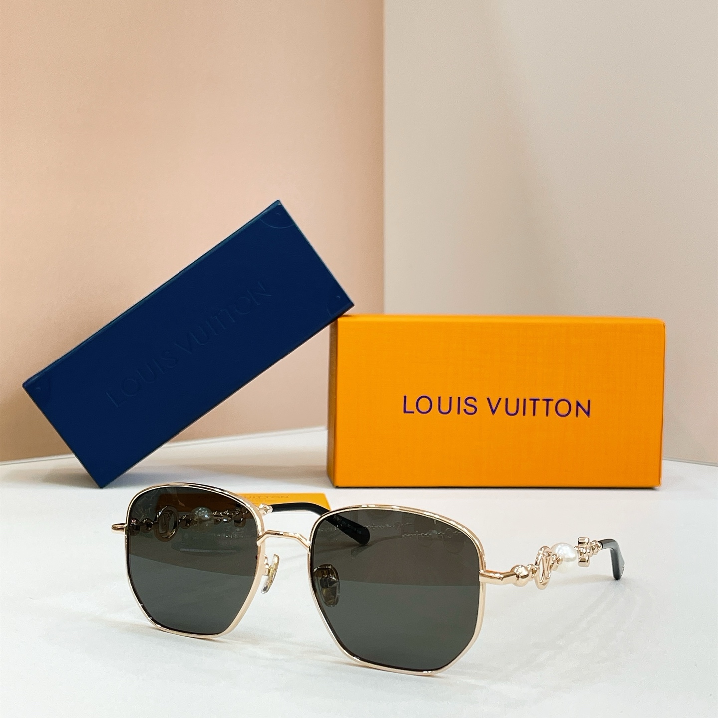 LOUIS VUITTO*✨✨✨MODEL：Z8332✨✨✨ SIZE：56口18-145✨✨✨