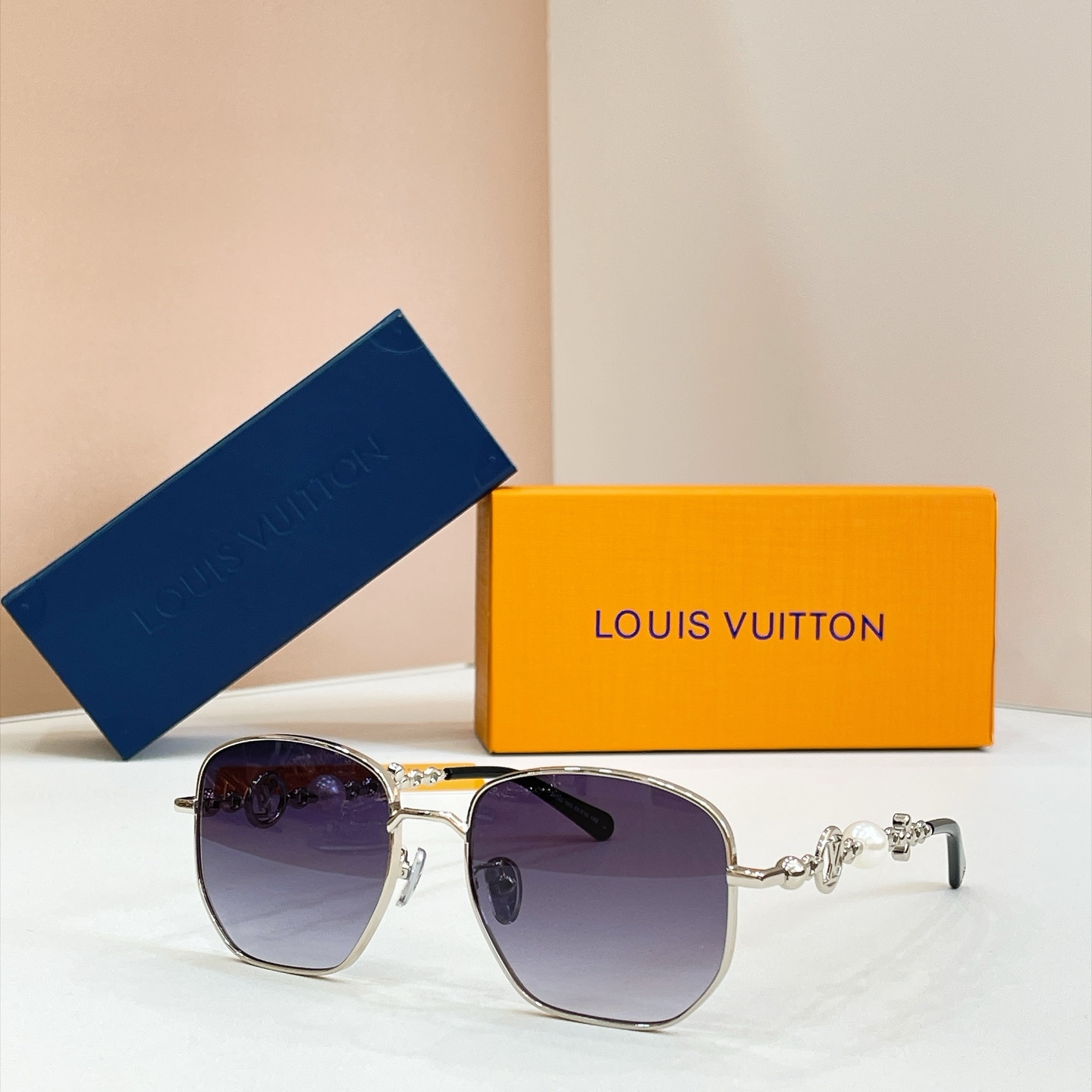 LOUIS VUITTO*✨✨✨MODEL：Z8332✨✨✨ SIZE：56口18-145✨✨✨