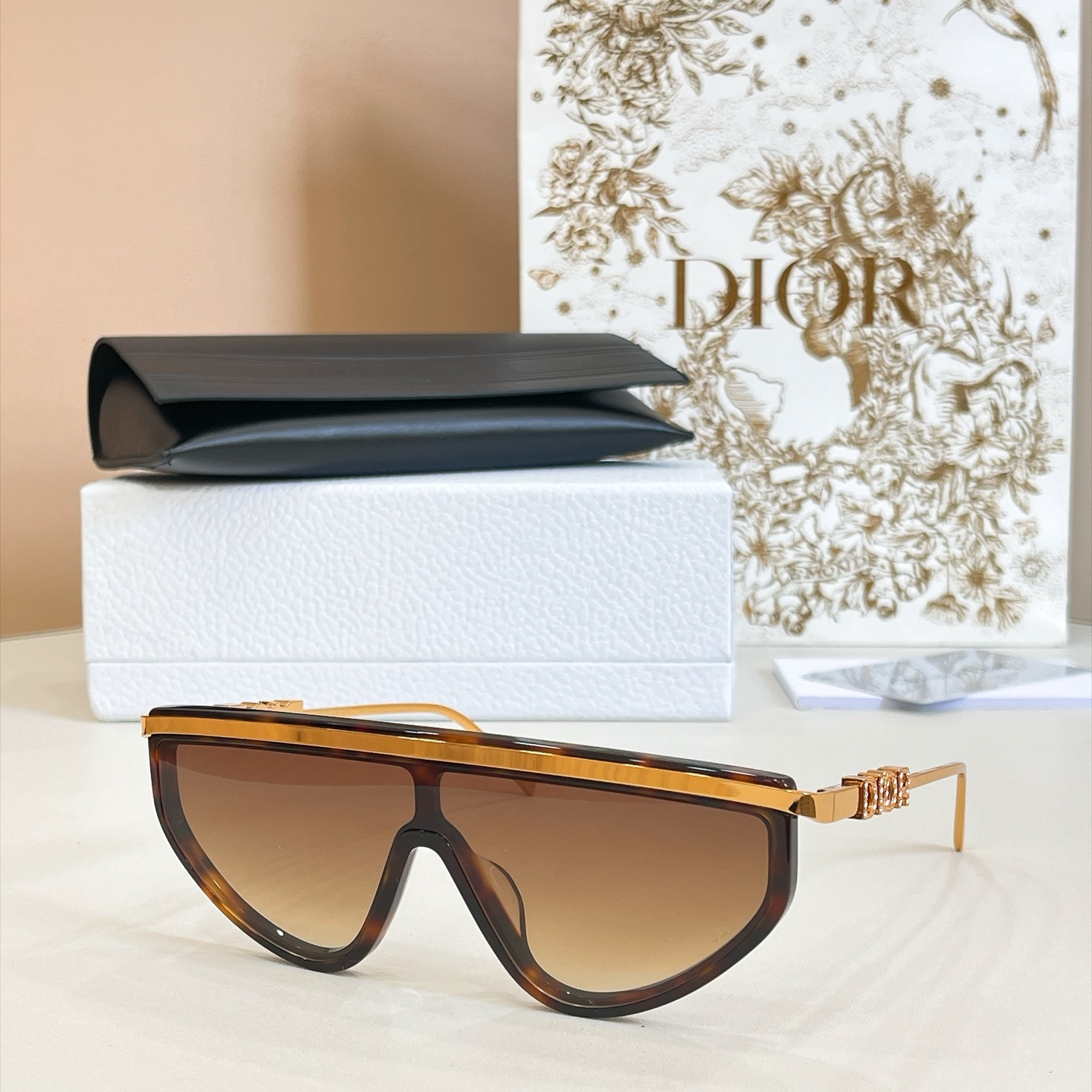 DIO*🌟🌟🌟Model：DIORCAT2305M🌟🌟🌟SIZE：135口43-145🌟🌟🌟