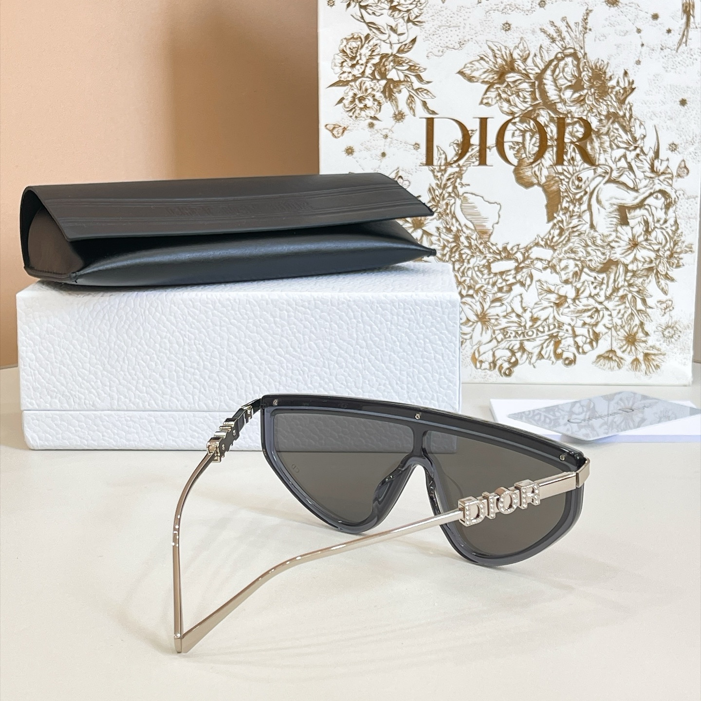 DIO*🌟🌟🌟Model：DIORCAT2305M🌟🌟🌟SIZE：135口43-145🌟🌟🌟