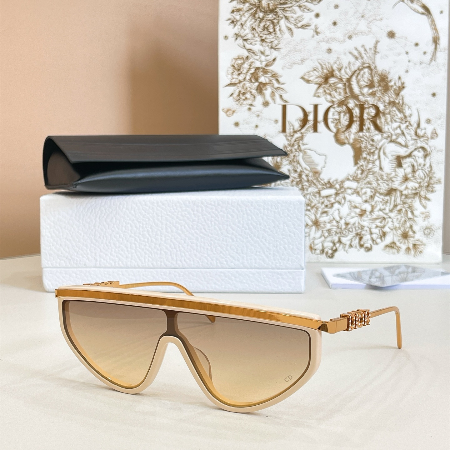 DIO*🌟🌟🌟Model：DIORCAT2305M🌟🌟🌟SIZE：135口43-145🌟🌟🌟