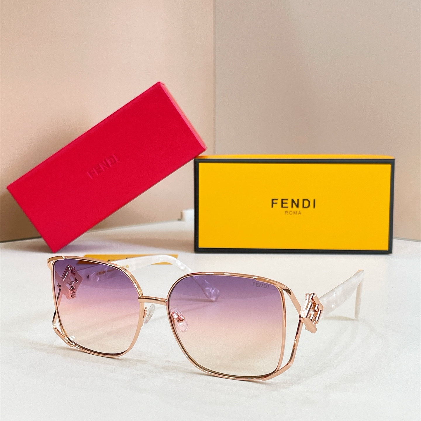 FENDI✨✨✨MODEL：FE4100✨✨ SIZE：59口16-140✨✨✨