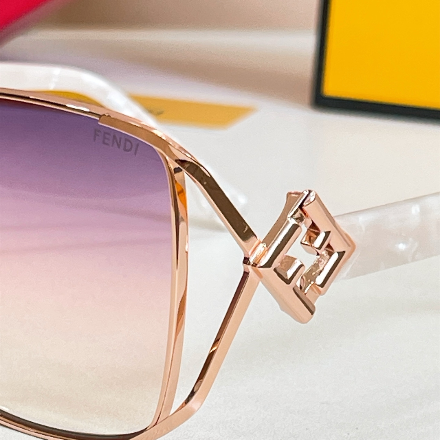 FENDI✨✨✨MODEL：FE4100✨✨ SIZE：59口16-140✨✨✨