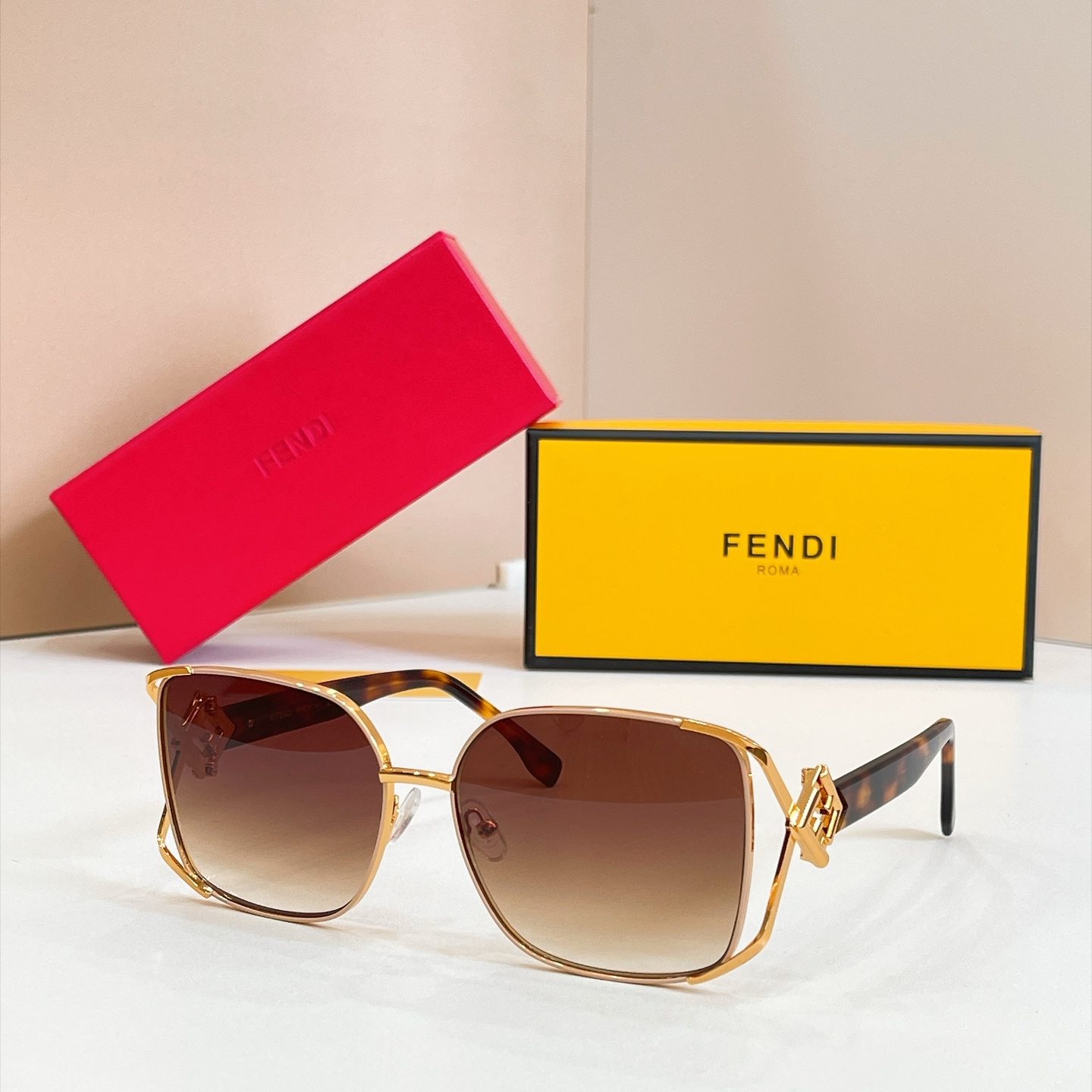 FENDI✨✨✨MODEL：FE4100✨✨ SIZE：59口16-140✨✨✨