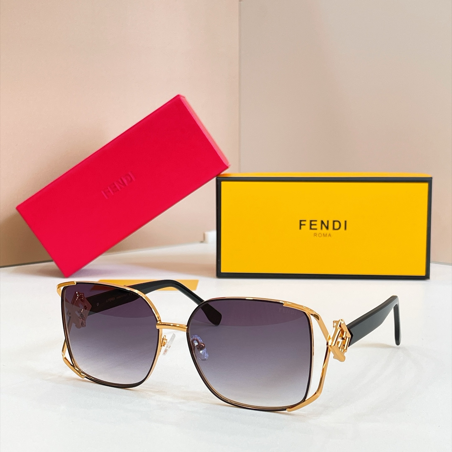 FENDI✨✨✨MODEL：FE4100✨✨ SIZE：59口16-140✨✨✨