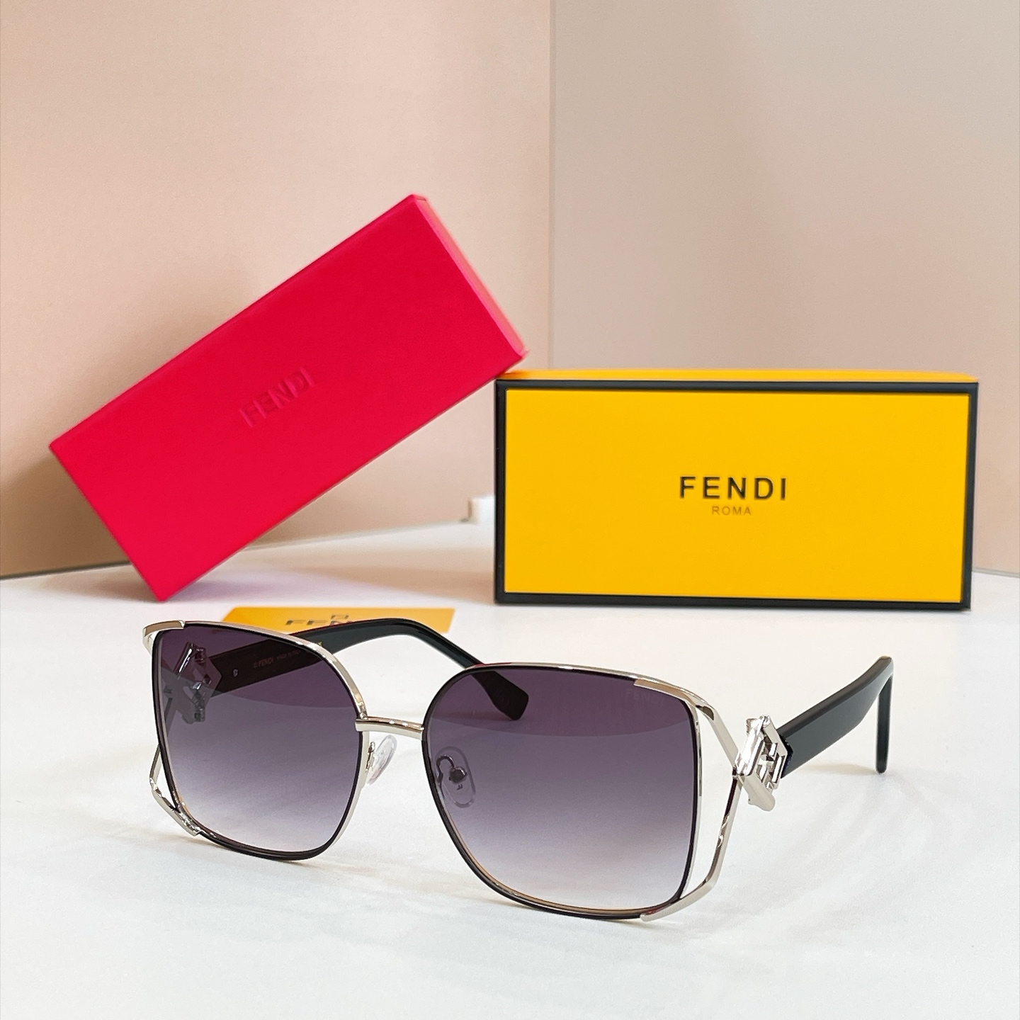 FENDI✨✨✨MODEL：FE4100✨✨ SIZE：59口16-140✨✨✨
