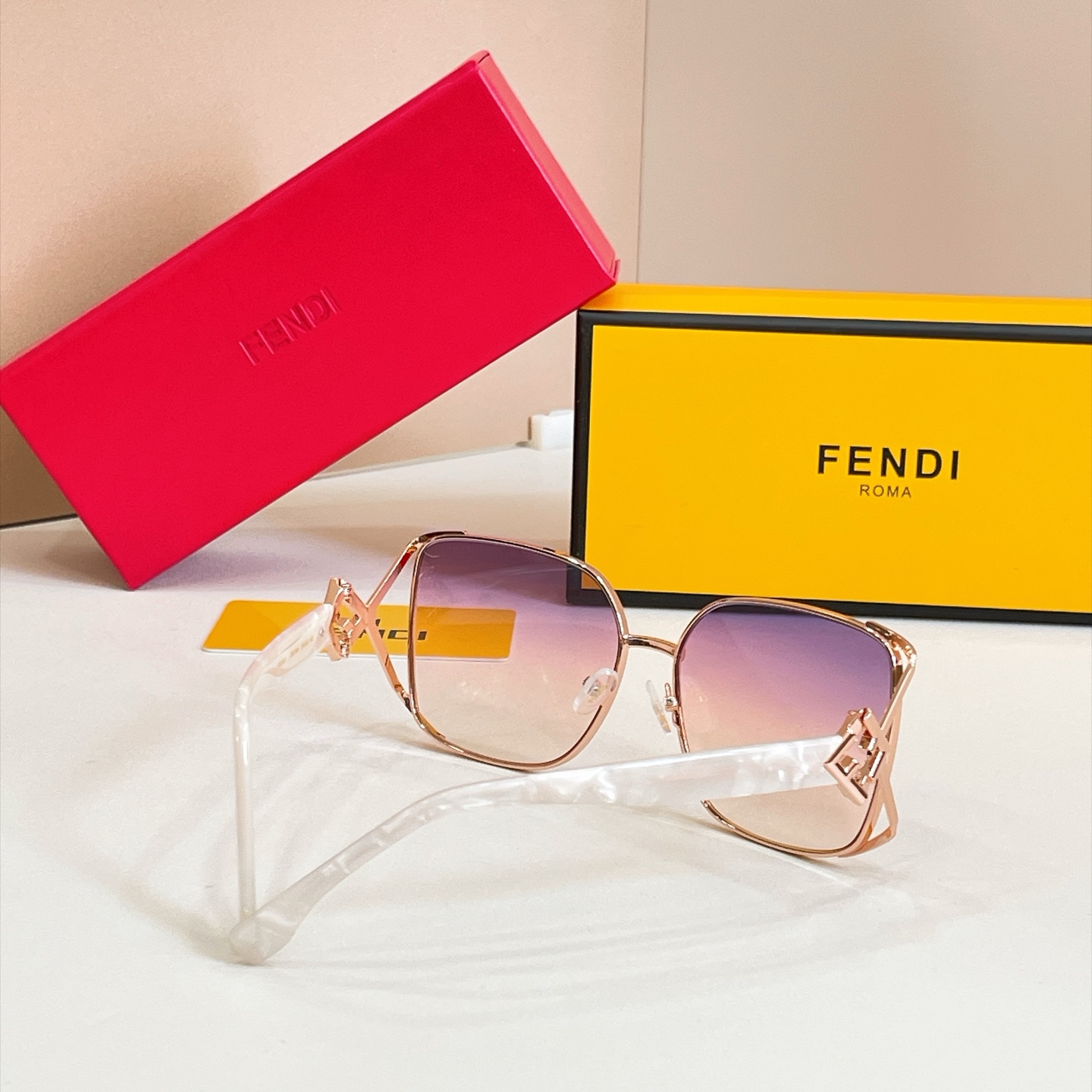 FENDI✨✨✨MODEL：FE4100✨✨ SIZE：59口16-140✨✨✨