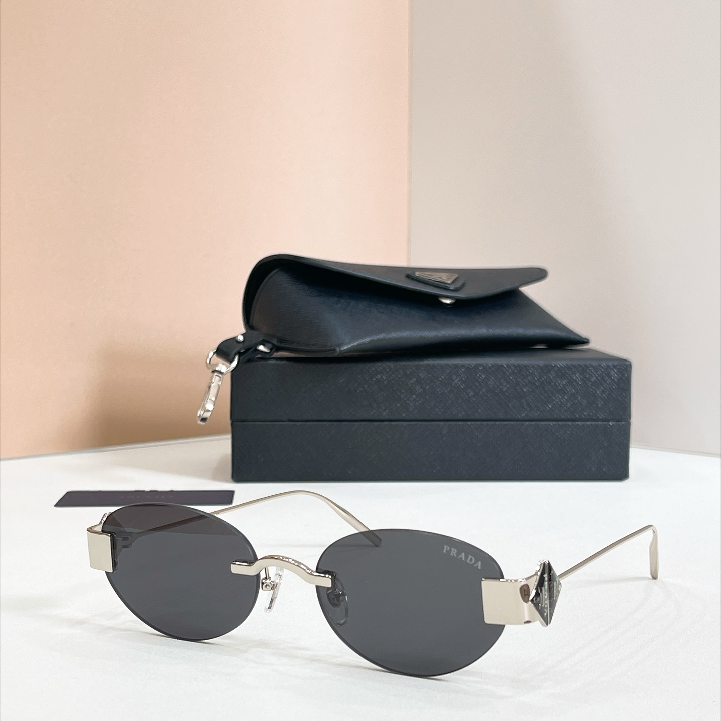 PRADA✨✨✨MODEL：SPR D67S✨✨✨SIZE：56口19-145✨✨✨