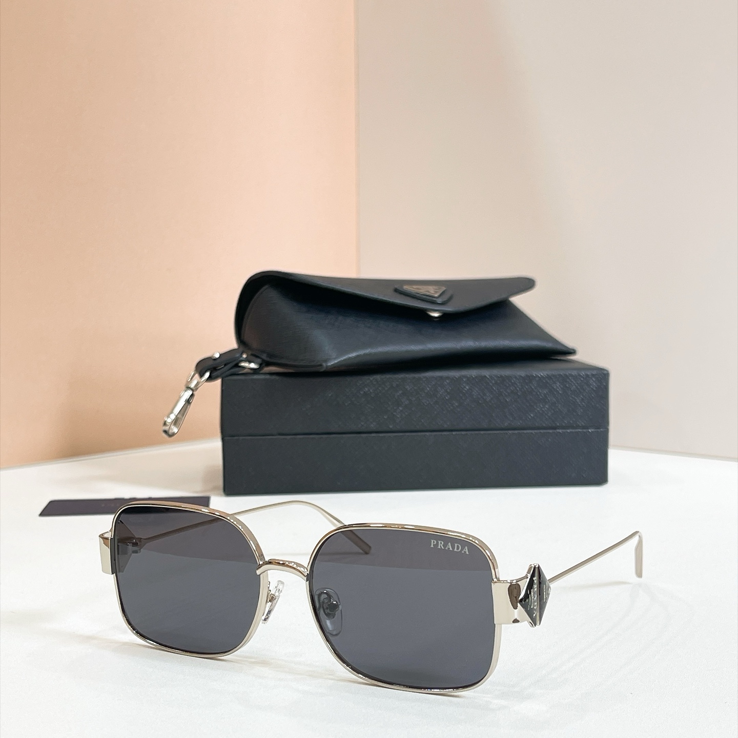 PRADA✨✨✨MODEL：SPR D68S✨✨✨SIZE：57口16-145✨✨✨