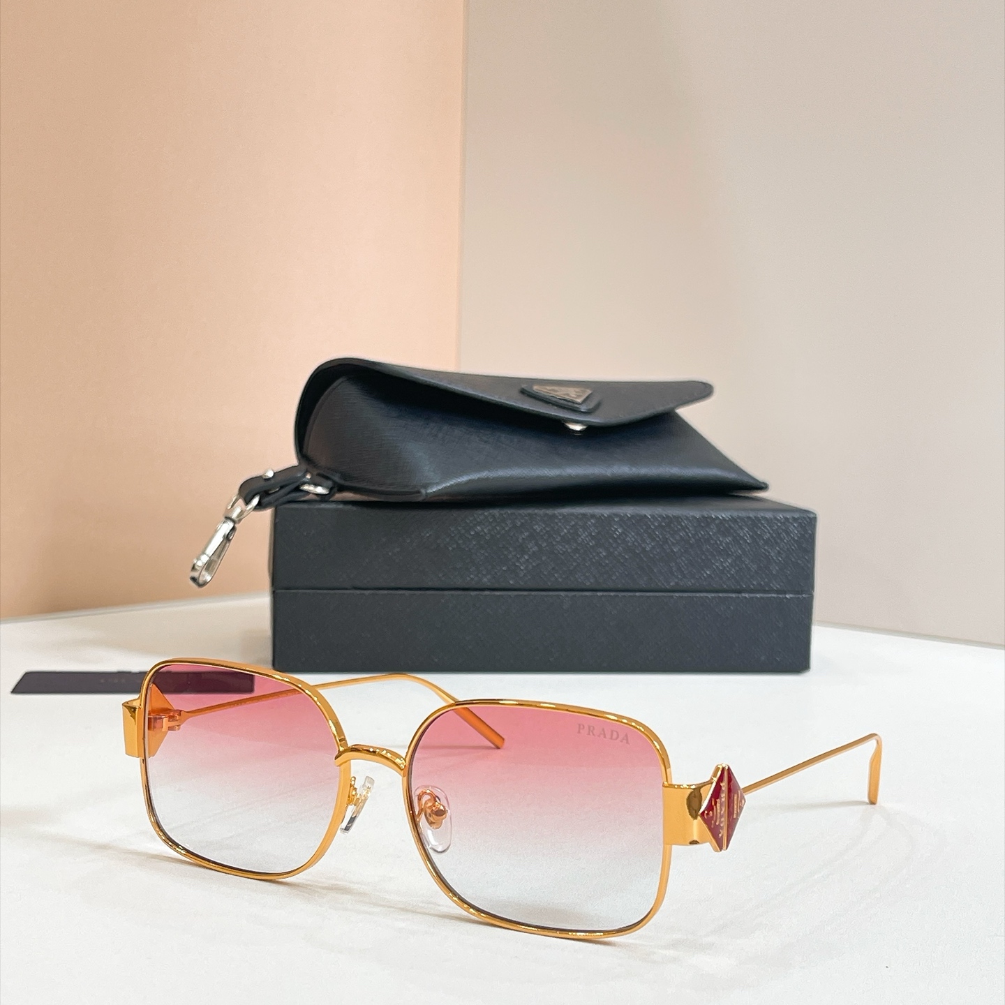 PRADA✨✨✨MODEL：SPR D68S✨✨✨SIZE：57口16-145✨✨✨