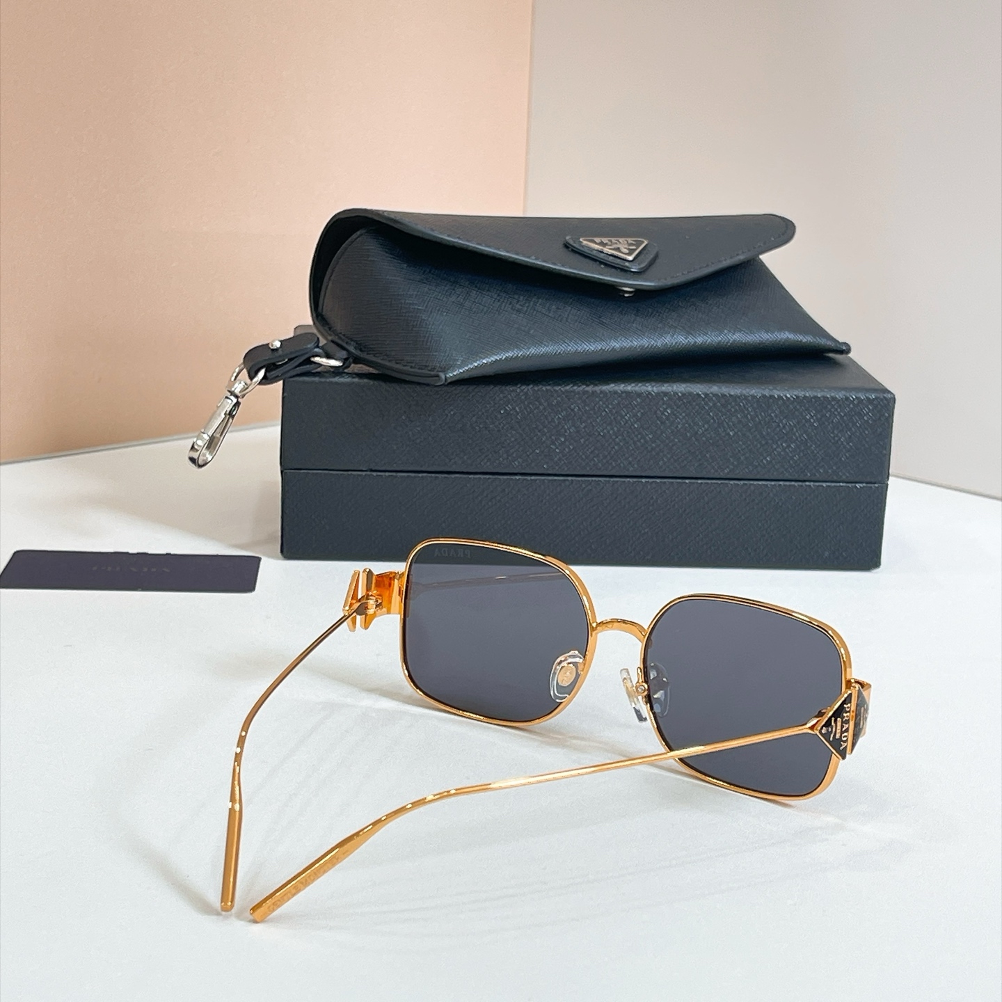 PRADA✨✨✨MODEL：SPR D68S✨✨✨SIZE：57口16-145✨✨✨