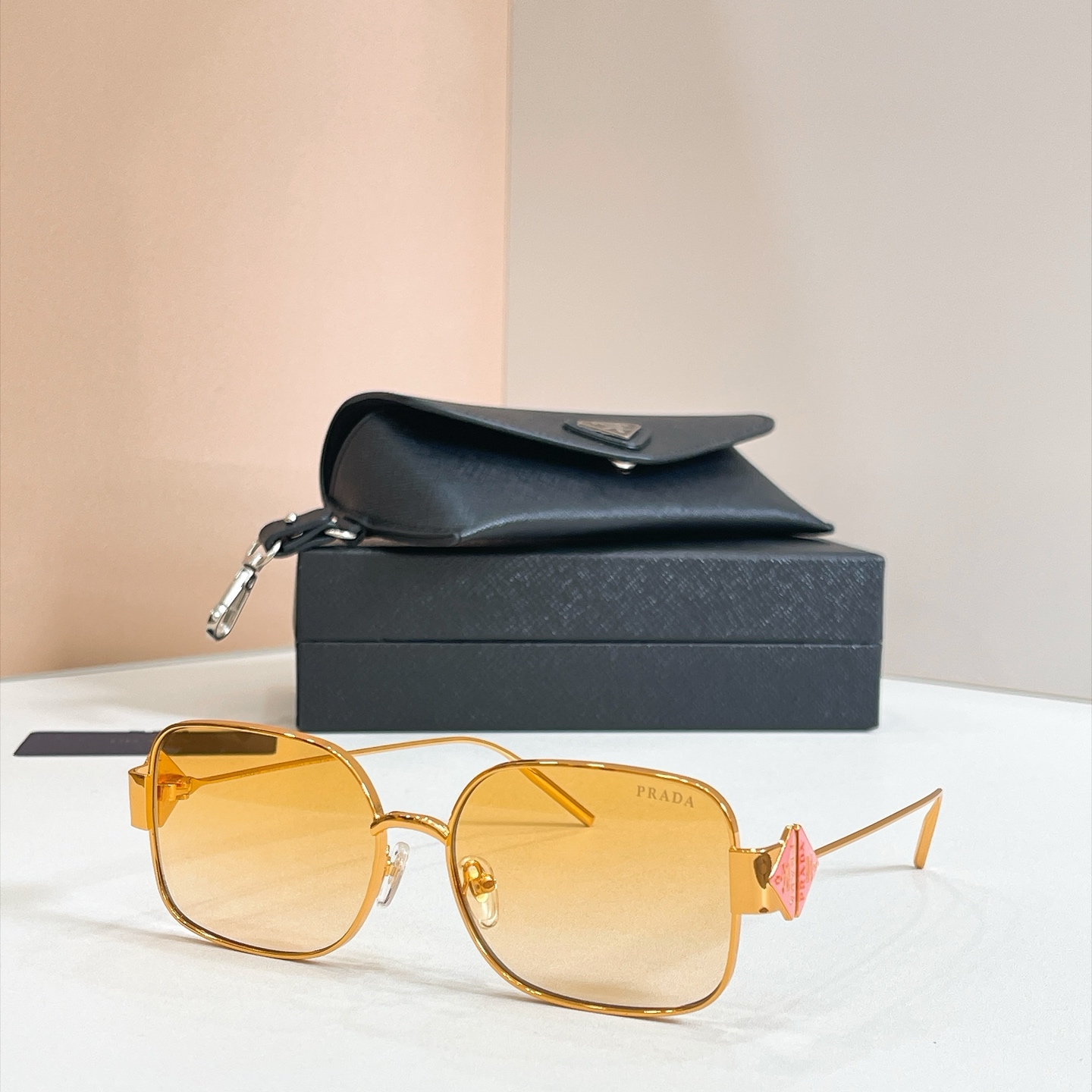PRADA✨✨✨MODEL：SPR D68S✨✨✨SIZE：57口16-145✨✨✨