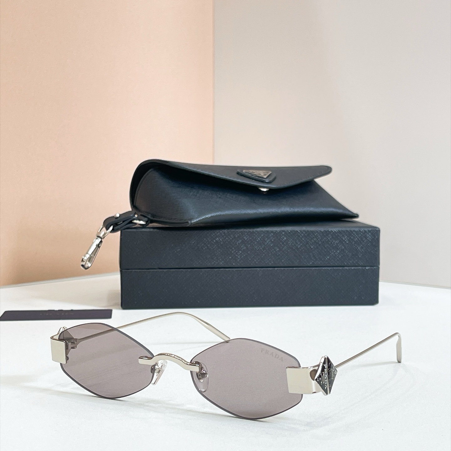 PRADA✨✨✨MODEL：PR D66S✨✨✨SIZE：56口19-145✨✨✨