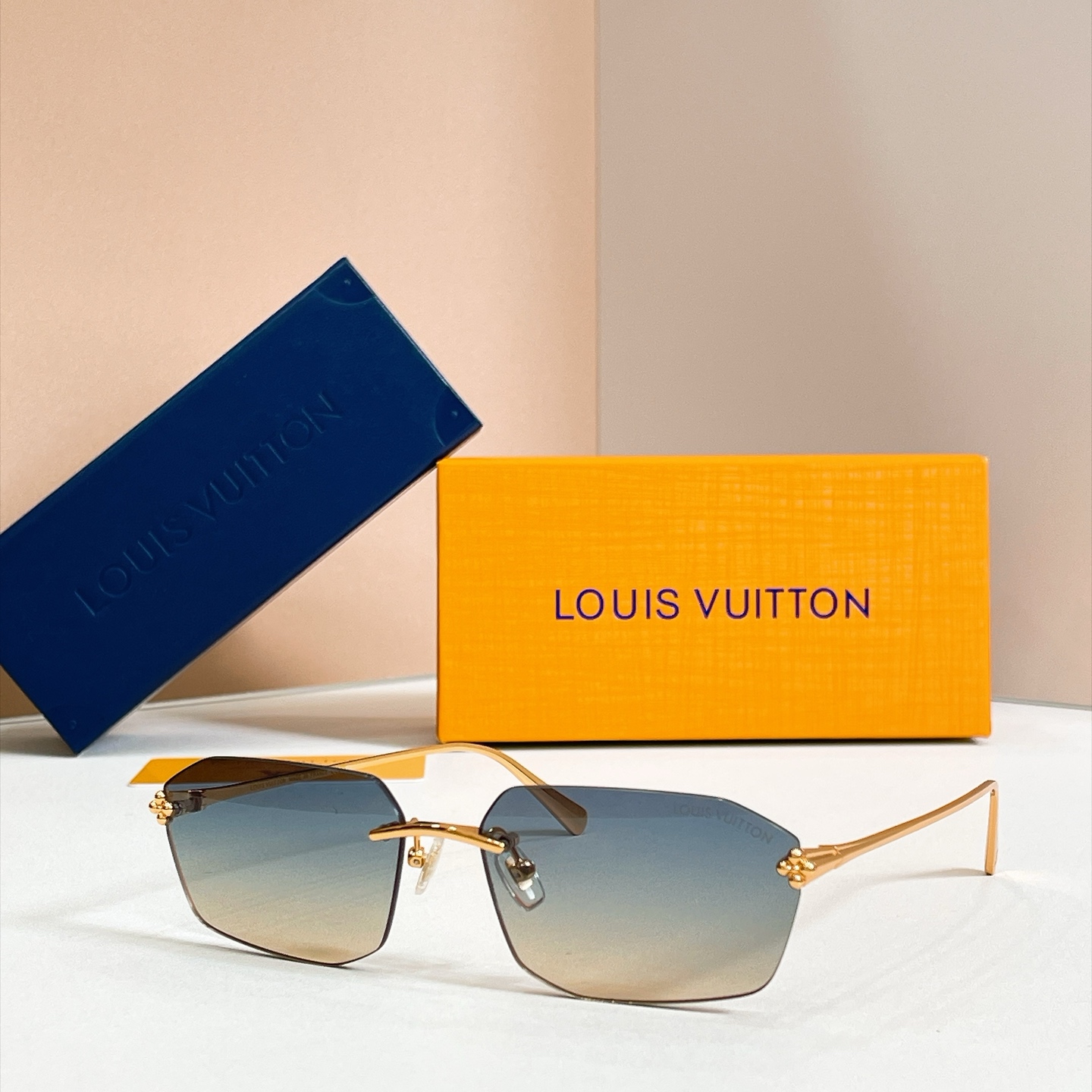 LOUIS VUITTO*✨✨✨MODEL：Z7346U✨✨✨ SIZE：60口17-145✨✨✨