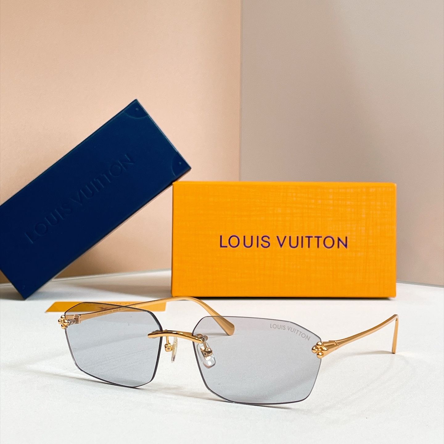 LOUIS VUITTO*✨✨✨MODEL：Z7346U✨✨✨ SIZE：60口17-145✨✨✨