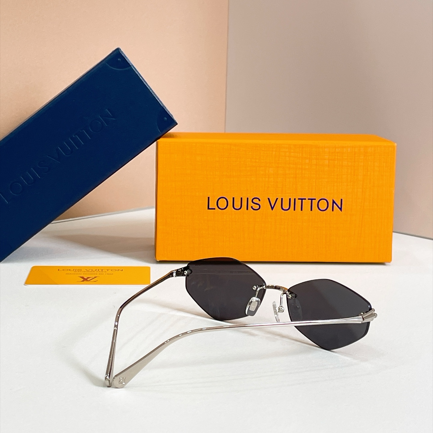 LOUIS VUITTO*✨✨✨MODEL：Z7347U✨✨✨ SIZE：60口17-145✨✨✨