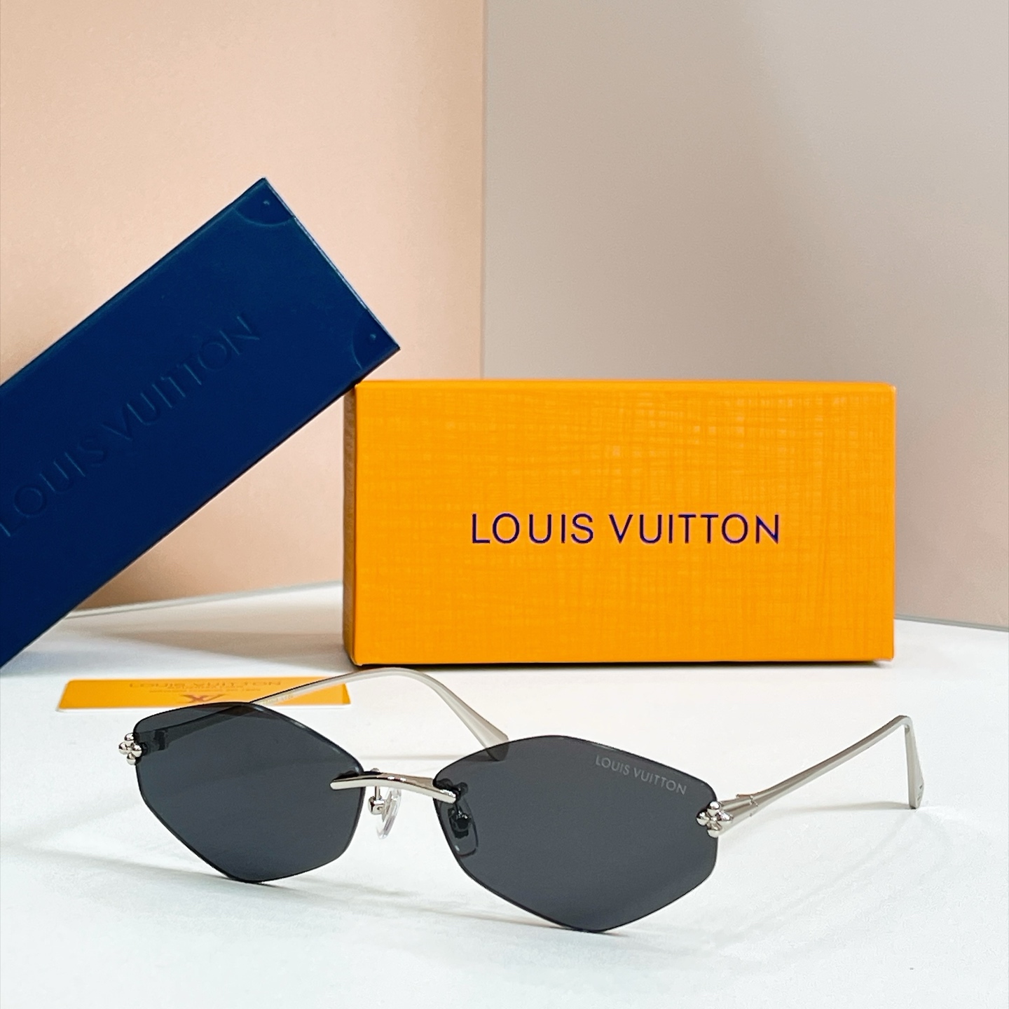 LOUIS VUITTO*✨✨✨MODEL：Z7347U✨✨✨ SIZE：60口17-145✨✨✨