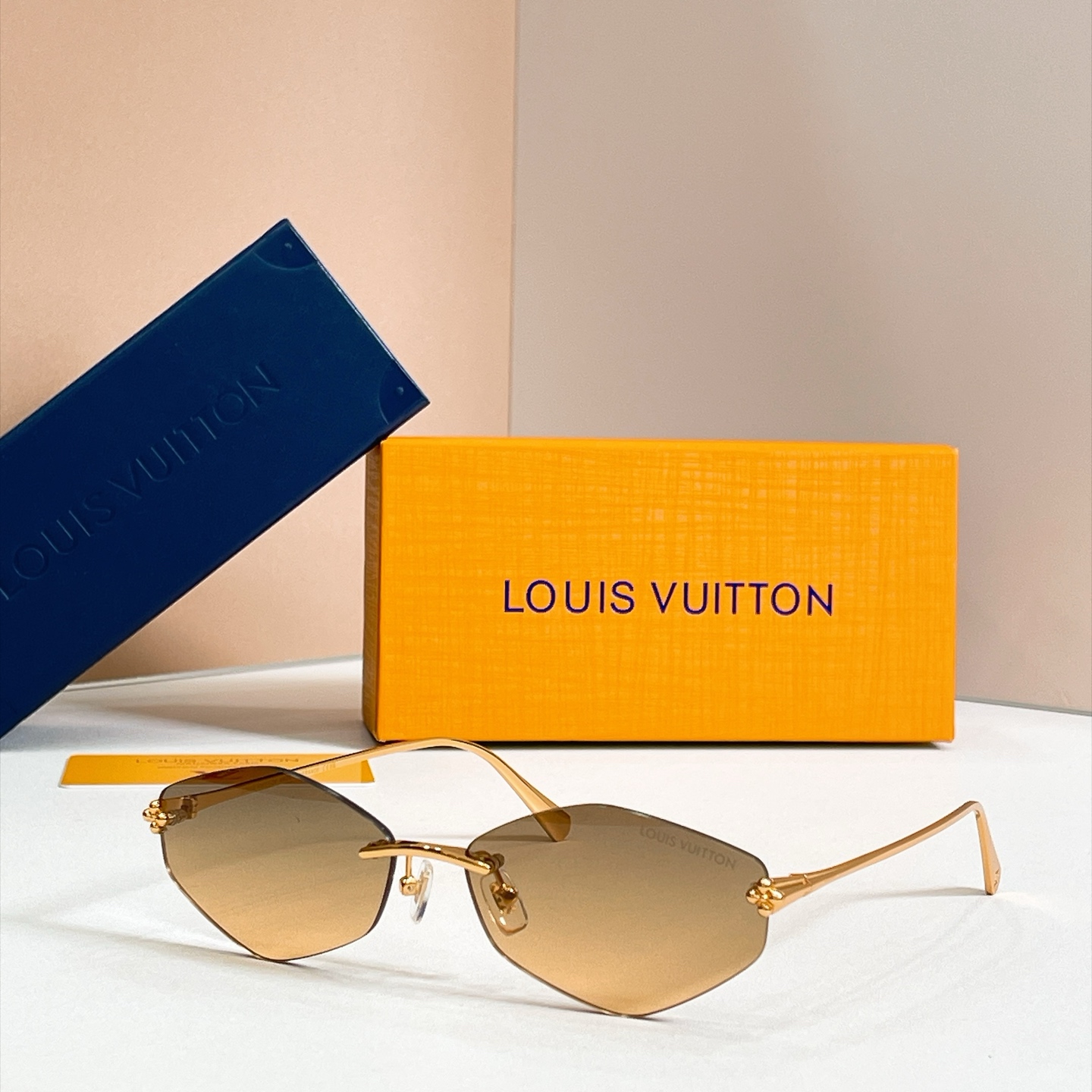 LOUIS VUITTO*✨✨✨MODEL：Z7347U✨✨✨ SIZE：60口17-145✨✨✨