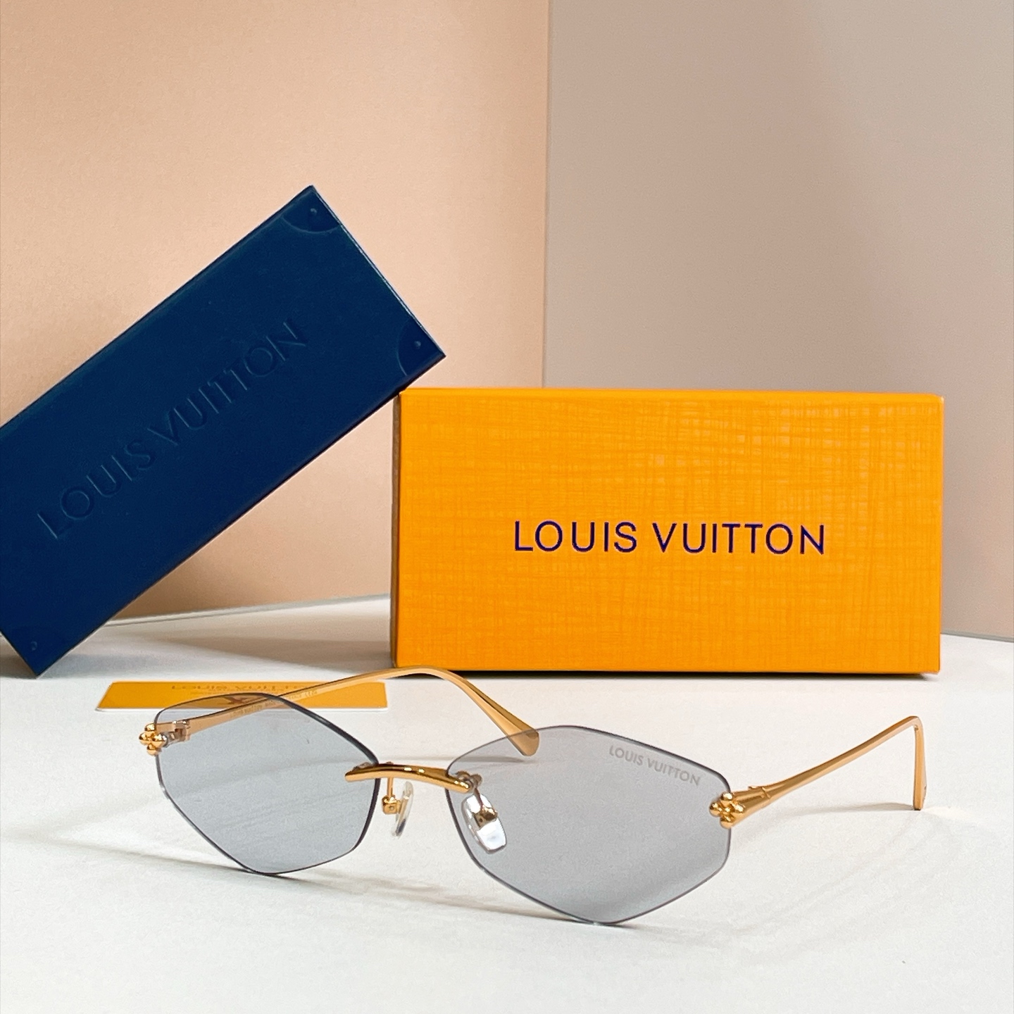 LOUIS VUITTO*✨✨✨MODEL：Z7347U✨✨✨ SIZE：60口17-145✨✨✨