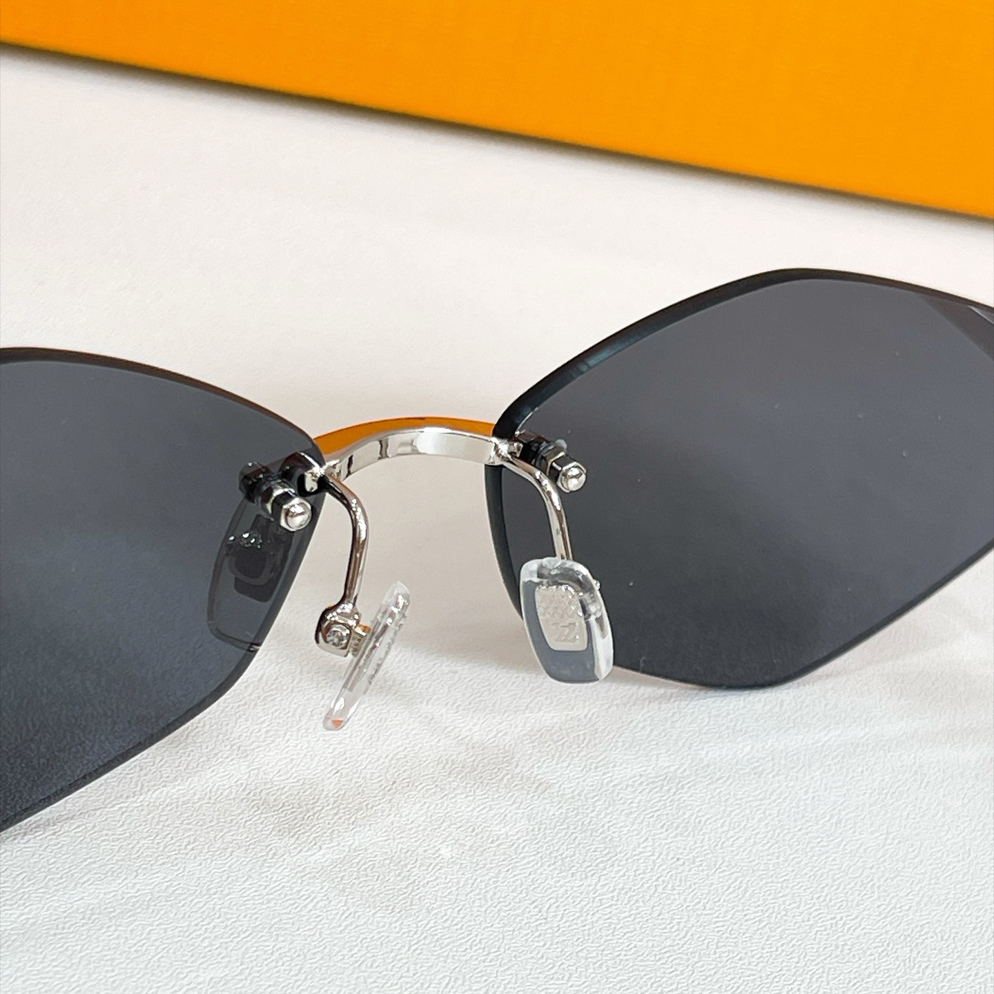 LOUIS VUITTO*✨✨✨MODEL：Z7347U✨✨✨ SIZE：60口17-145✨✨✨