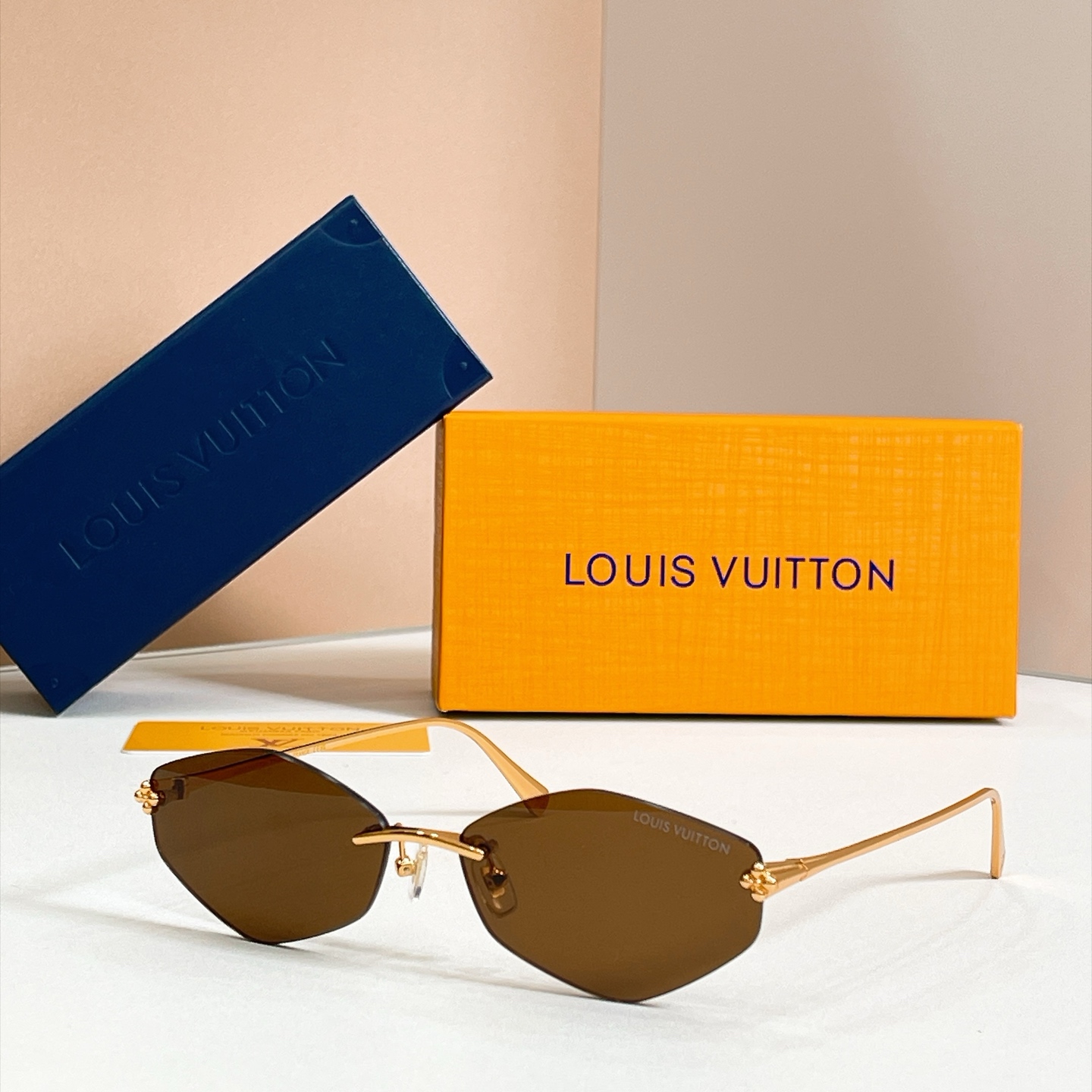 LOUIS VUITTO*✨✨✨MODEL：Z7347U✨✨✨ SIZE：60口17-145✨✨✨