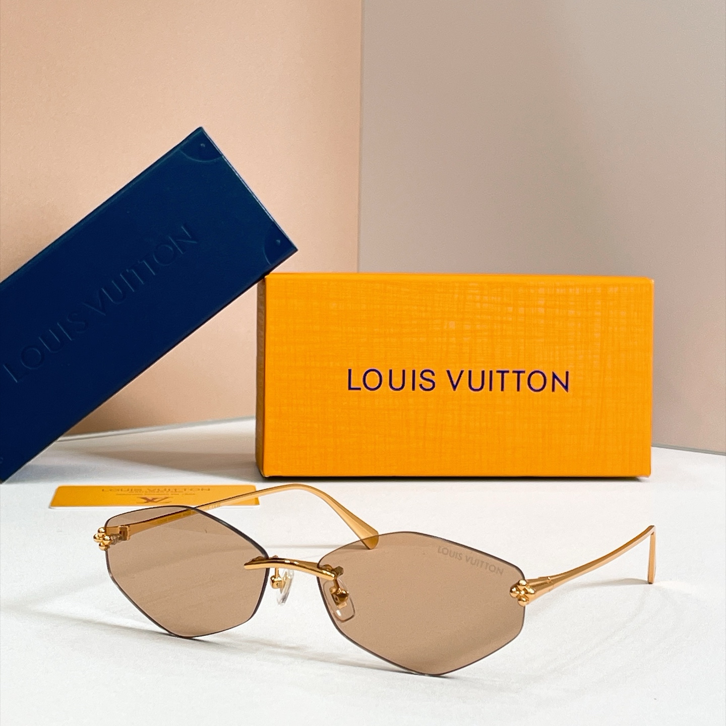 LOUIS VUITTO*✨✨✨MODEL：Z7347U✨✨✨ SIZE：60口17-145✨✨✨
