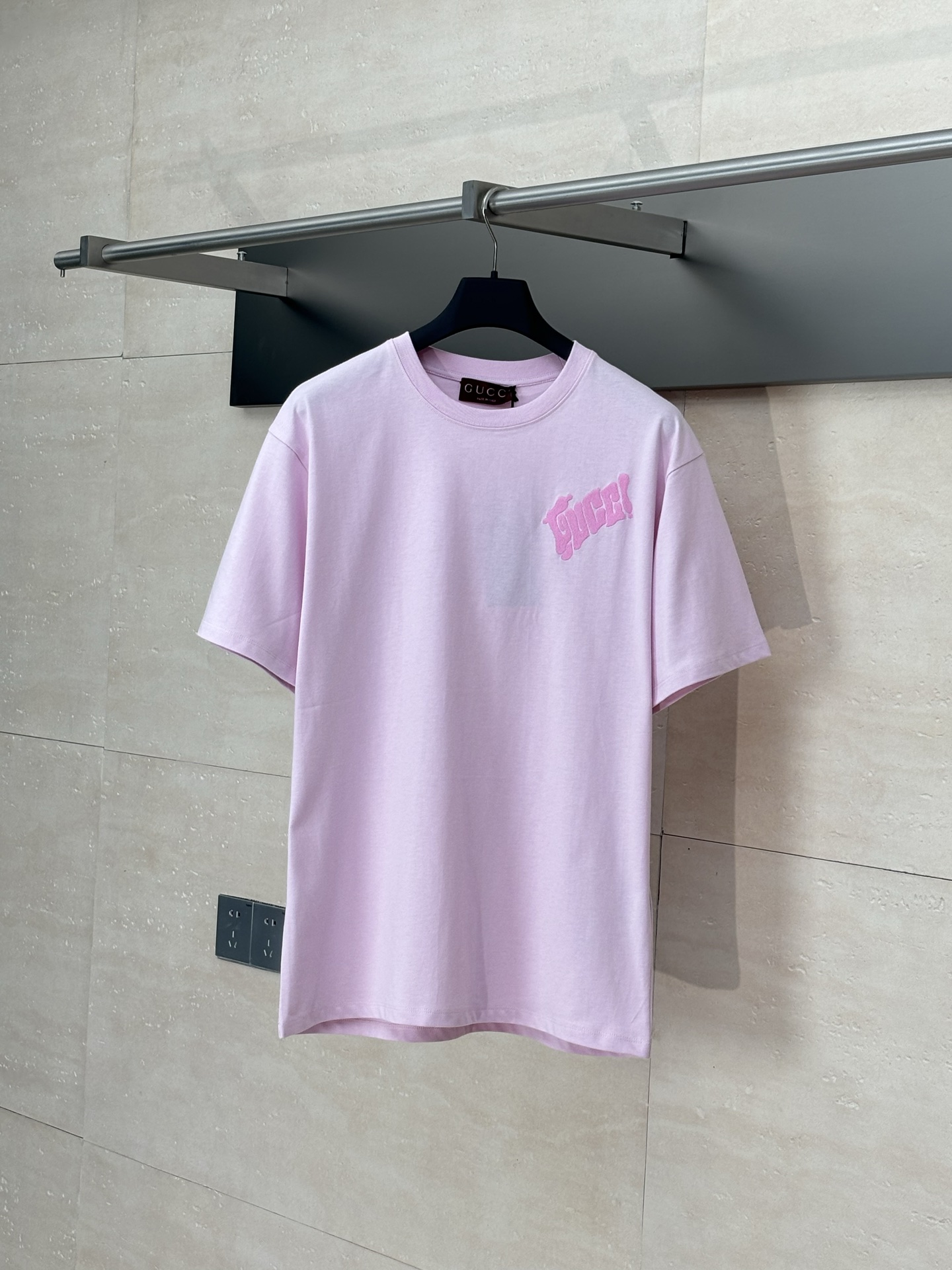 Gucc*/古驰 25 primavera-verano nueva camiseta de manga corta con bordado de letras, corte regular, algodón lavado de 270g…