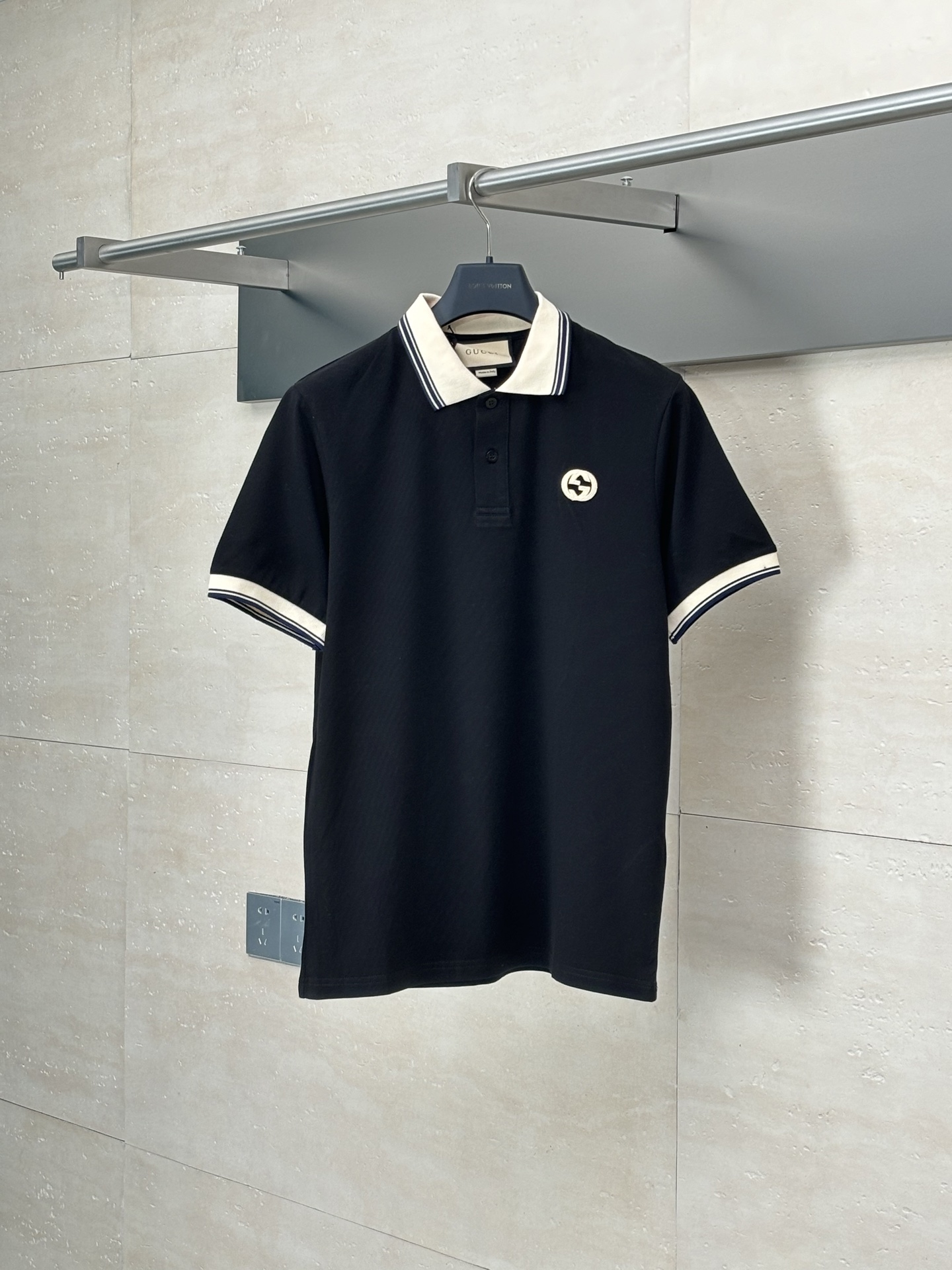 Gucci*/古驰 25Ss nueva polo blanca con escudo. La tela utiliza algodón peinado 32s+40s con hilado compacto Siro, tejido d…
