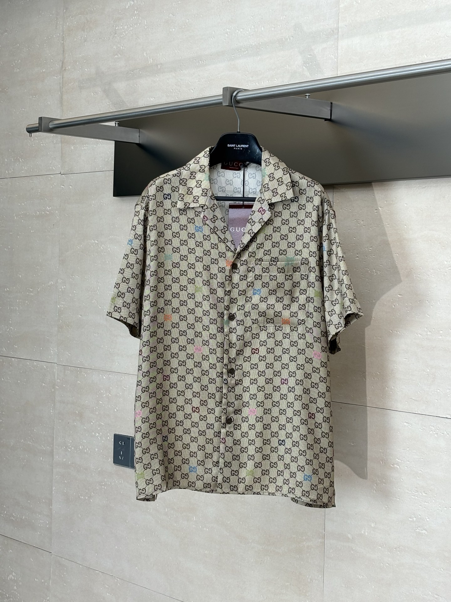 Gucci*/Gucci 25ss nueva camisa casual de estampado completo con logo antiguo, la colección de principios de otoño 2025 …