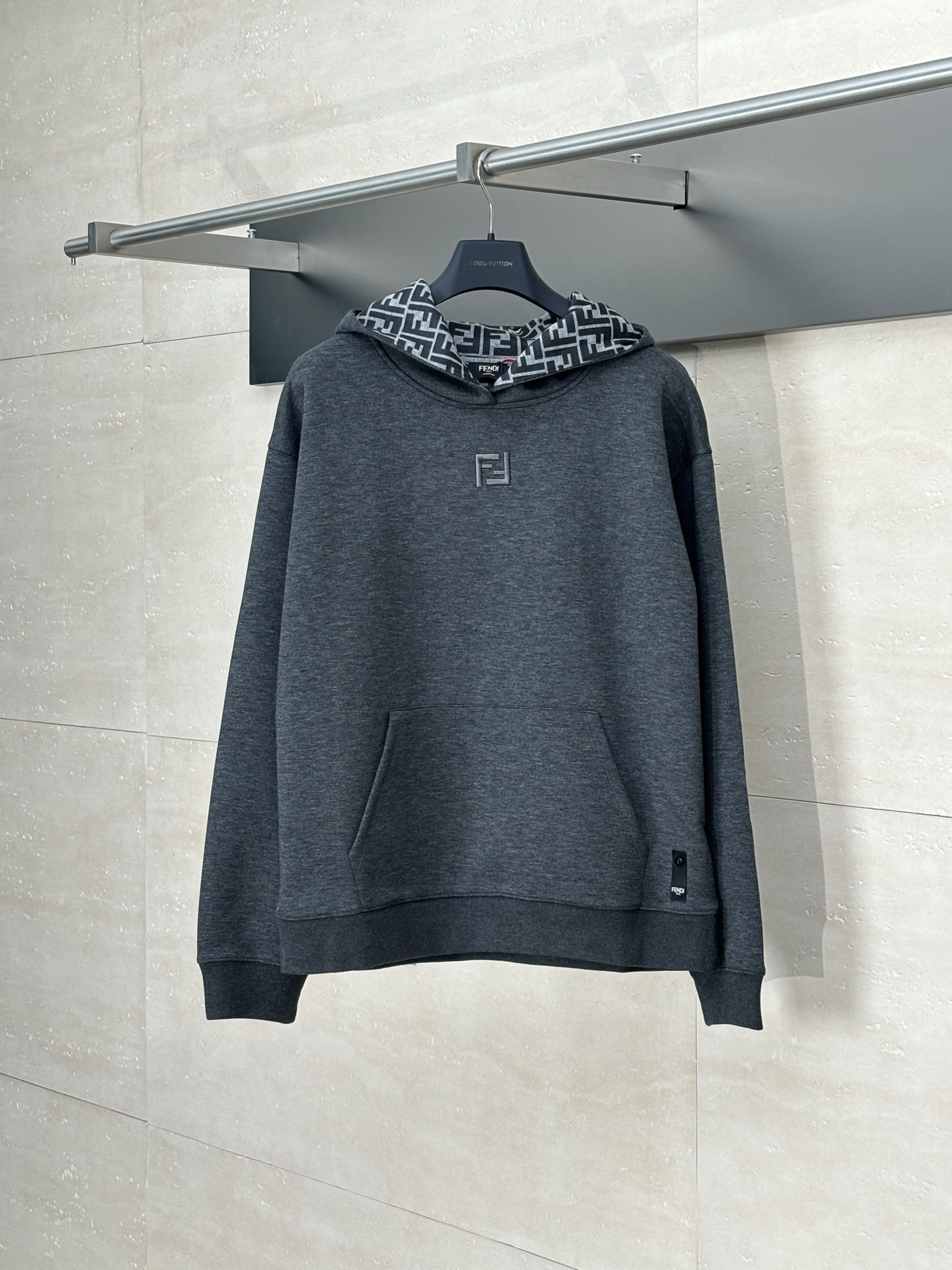 Fendi*/Fendi 25 nueva sudadera con capucha y bordado FF, utiliza técnica de bordado tridimensional con máquina importad…