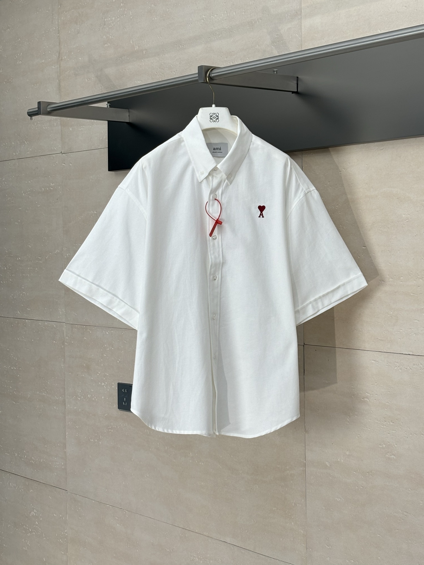 Camisa tipo caja con bordado de corazón Ami Paris* 25SS nuevo estilo, utiliza proceso de bordado a máquina importado, c…
