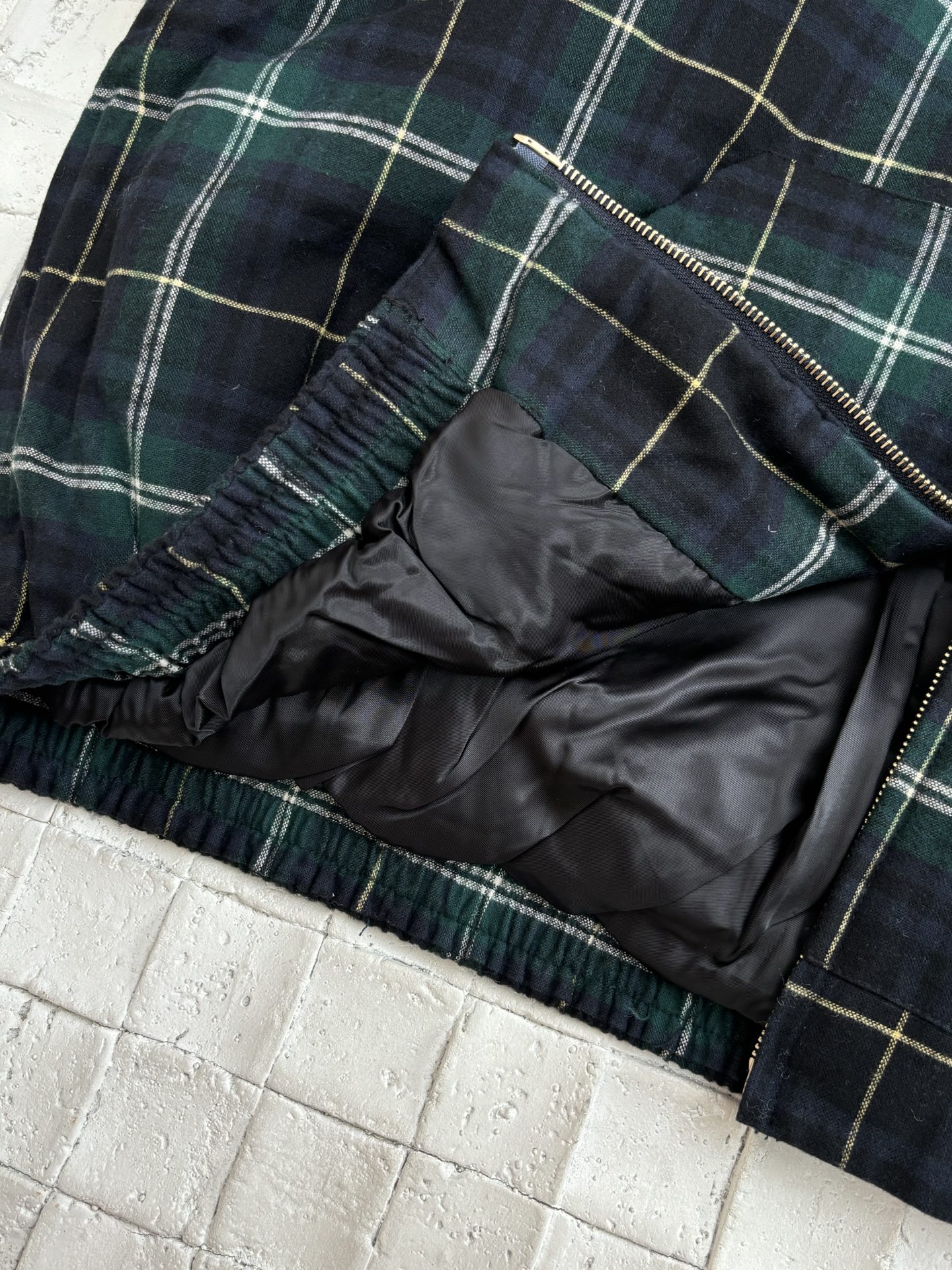 Luxury Custom Green Cotton Jacket with Intricate Details and Classic Design - 图片 7