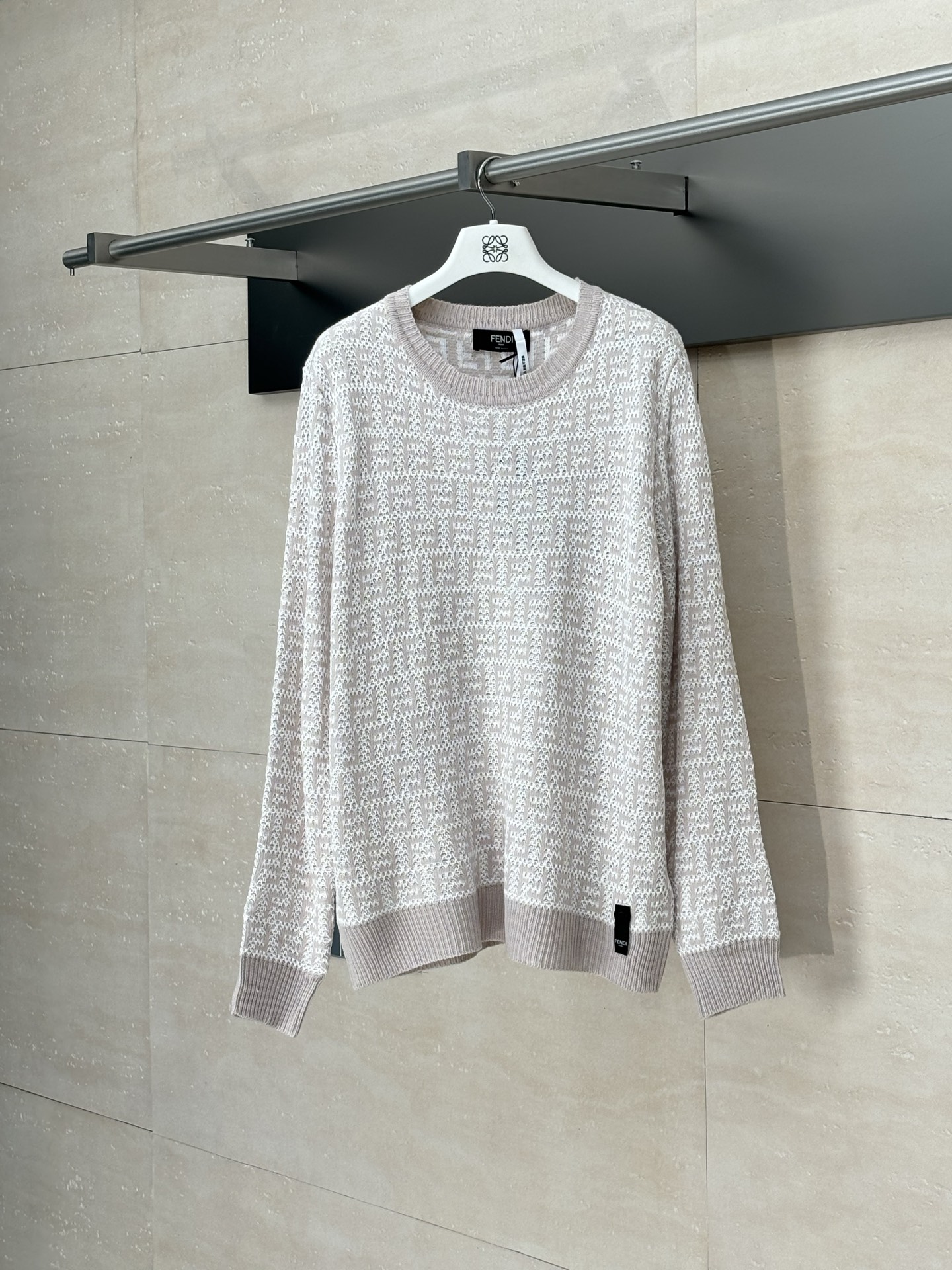 Fendi*/Fendi 25 nuevo jersey de lana de cuello redondo liso, utiliza mezcla de lana de oveja teñida a medida, máquina d…
