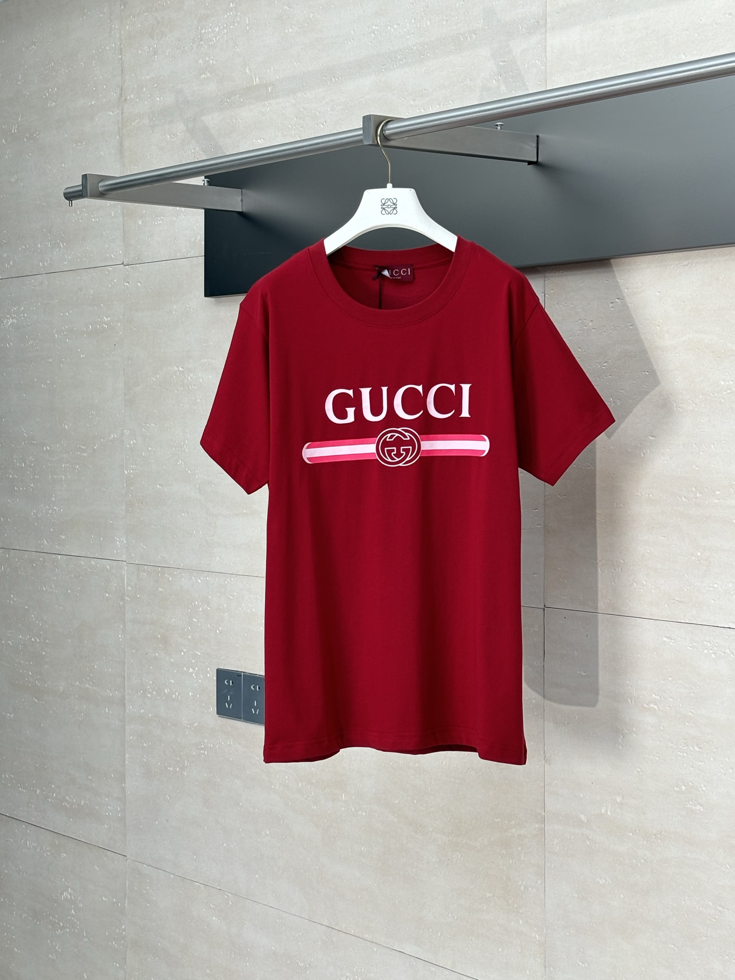 Gucci*/Gucci 25Ss camiseta de algodón tejido con estampado en rojo Anacora, prenda diaria adornada con ribete o logo cl…