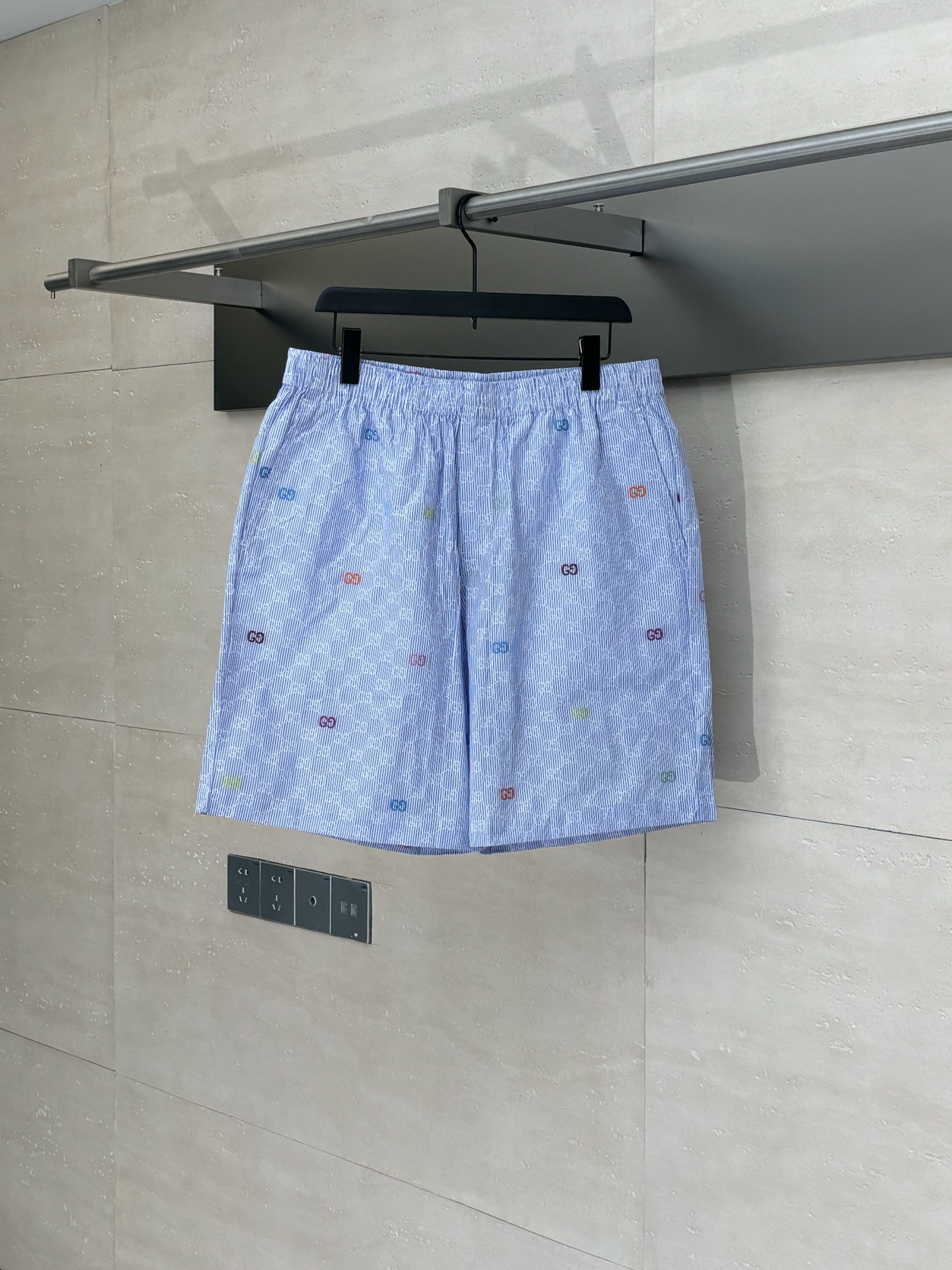 Gucc*/古驰 pantalones cortos casuales a rayas jacquard con motivo floral, confeccionados en tejido de algodón de alta cal…