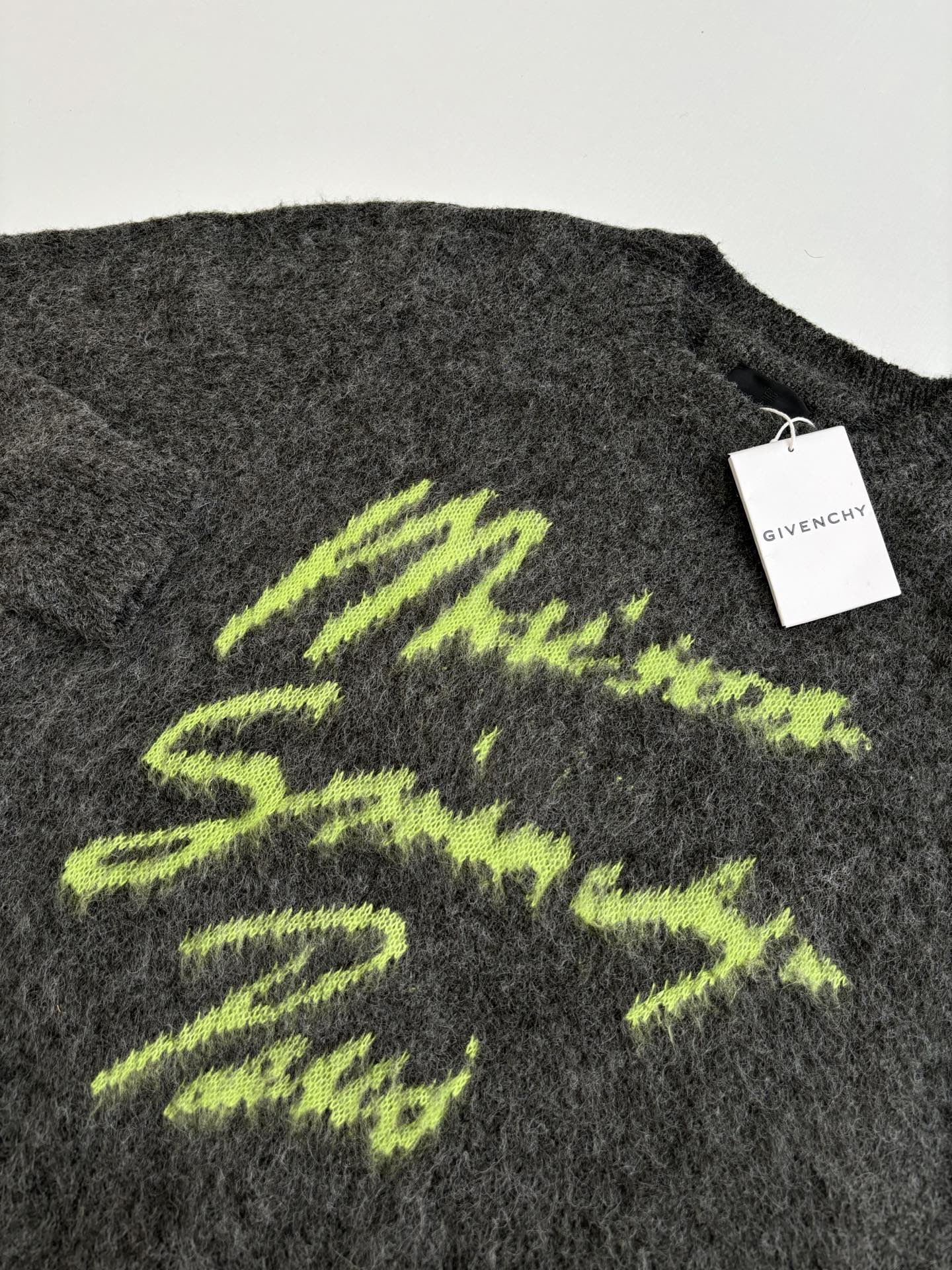 Givenchy 24FW Signature Mohair Crew Neck Sweater - Soft, Warm, and Stylish 6 i1752999591047 8021 0 4