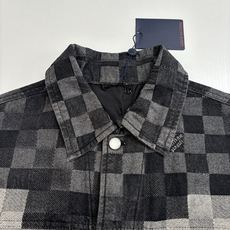 1V/路易 黑色棋盘格马赛克牛仔外套原样开发渐变马赛克格子面料 牛仔上字母提花还原 珍珠五金镭射刻字lo 1V/路易 黑色棋盘格马赛克牛仔外套原样开发渐变马赛克格子面料 牛仔上字母提花还原 珍珠五金镭射刻字lo