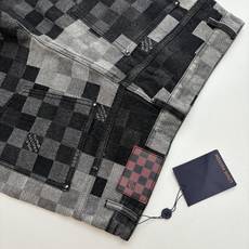 1V/路易 黑色棋盘格马赛克牛仔裤原样开发渐变马赛克格子面料 牛仔上字母提花还原 珍珠五金镭射刻字log 1V/路易 黑色棋盘格马赛克牛仔裤原样开发渐变马赛克格子面料 牛仔上字母提花还原 珍珠五金镭射刻字log