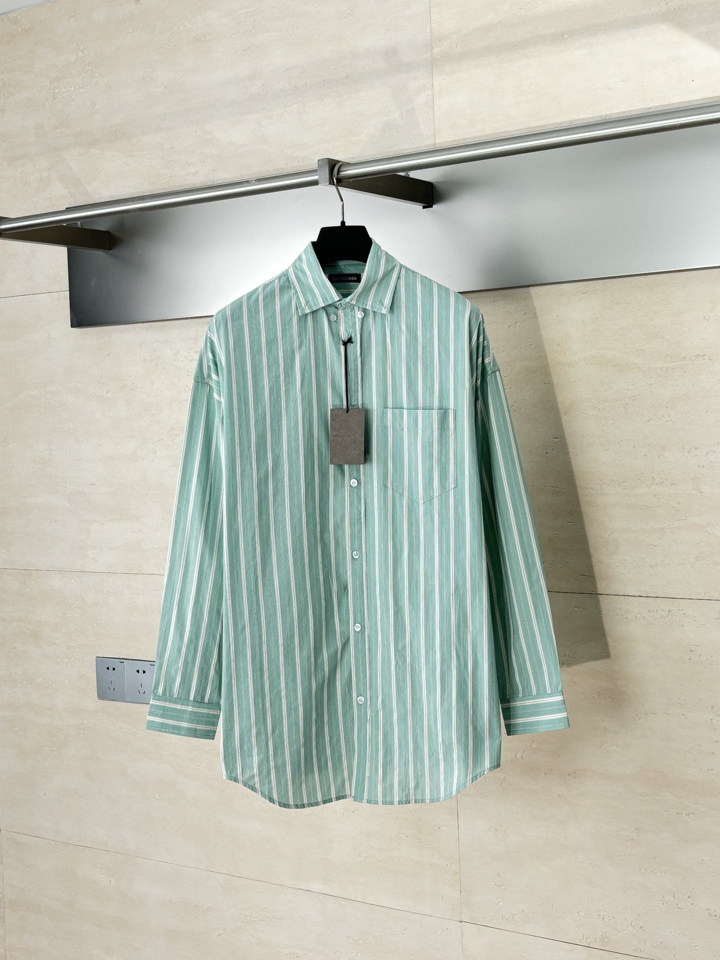 NO:525975,Balenciag*/Paris Blcg 25SS new Pyjama mint green striped shirt SizeS/M/L/XL,,balenciaga,shirts,alexander wang19860909Balenciag*/巴黎Blcg 25SS新款Pyjama薄荷绿条纹衬衫 SizeS/M/L/XL,,balenciaga,shirts,alexander wang,Men's clothing