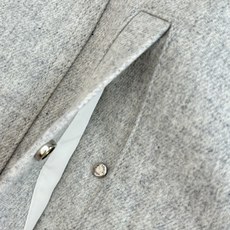 1V/路易 24FW新款羊毛领绵羊毛束腰夹克外套本款束腰为斜纹绵羊毛渲染冬日色彩,成就雪后休闲的雅致之选 1V/路易 24FW新款羊毛领绵羊毛束腰夹克外套本款束腰为斜纹绵羊毛渲染冬日色彩,成就雪后休闲的雅致之选