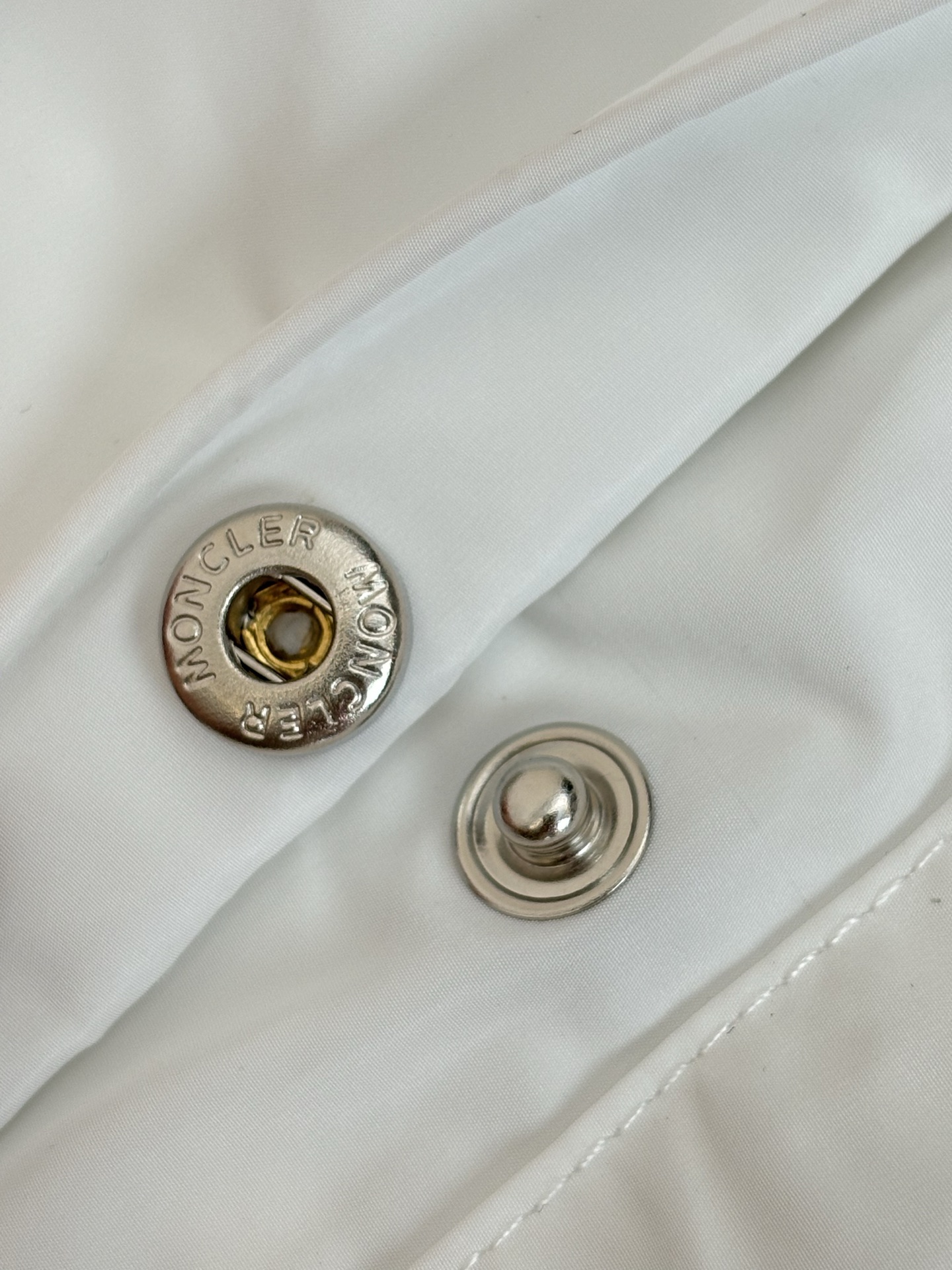 Moncler*/蒙口 25Fw新款连帽抽绳防晒外套 Size：S/M/L/XL/XXL