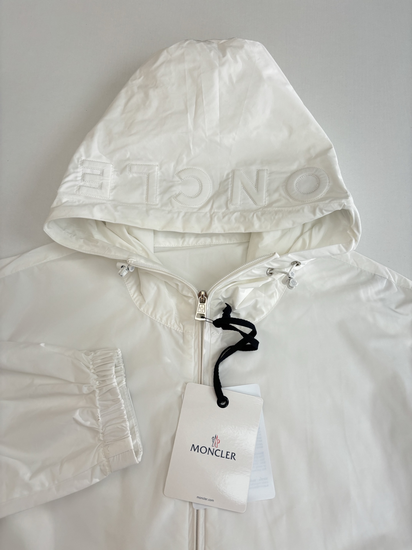 Moncler*/蒙口 25Fw新款连帽抽绳防晒外套 Size：S/M/L/XL/XXL