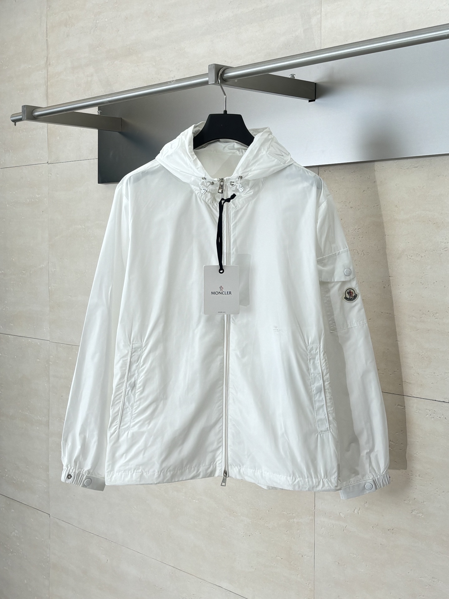 NO:529541,Moncler*/blind 25Fw new hooded drawstring sunscreen jacket SizeS/M/L/XL/XXL,,Moncler, jackets & coats,hats,alexander wang19860909Moncler*/蒙口 25Fw新款连帽抽绳防晒外套 SizeS/M/L/XL/XXL,,Moncler,jackets & coats,hats,alexander wang,Men's clothing