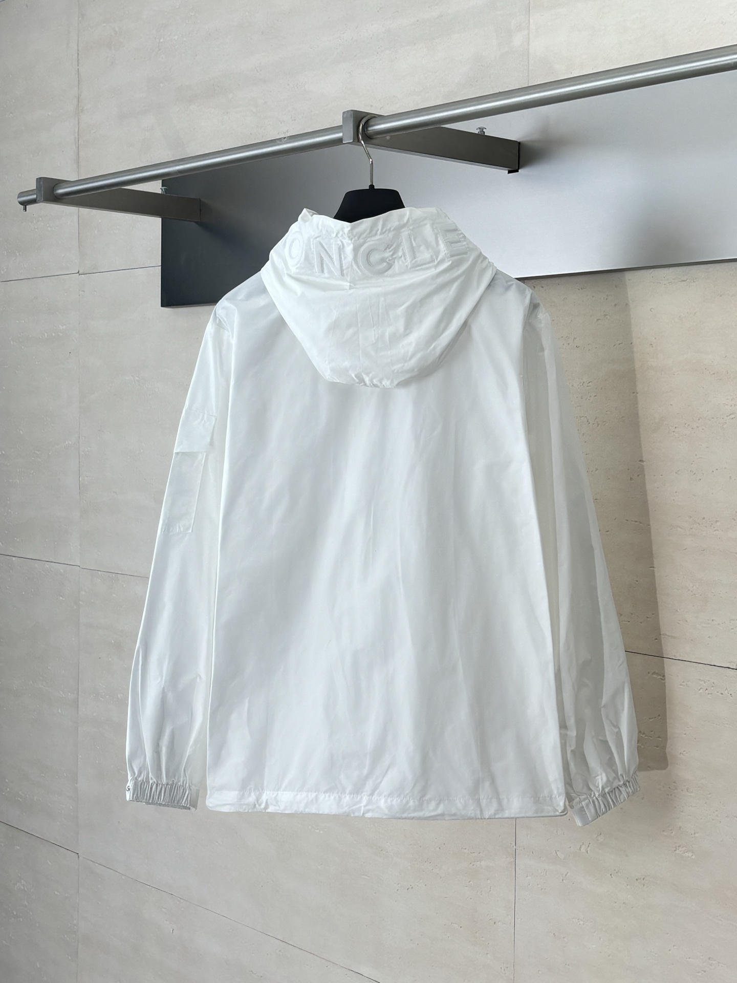 Moncler*/蒙口 25Fw新款连帽抽绳防晒外套 Size：S/M/L/XL/XXL