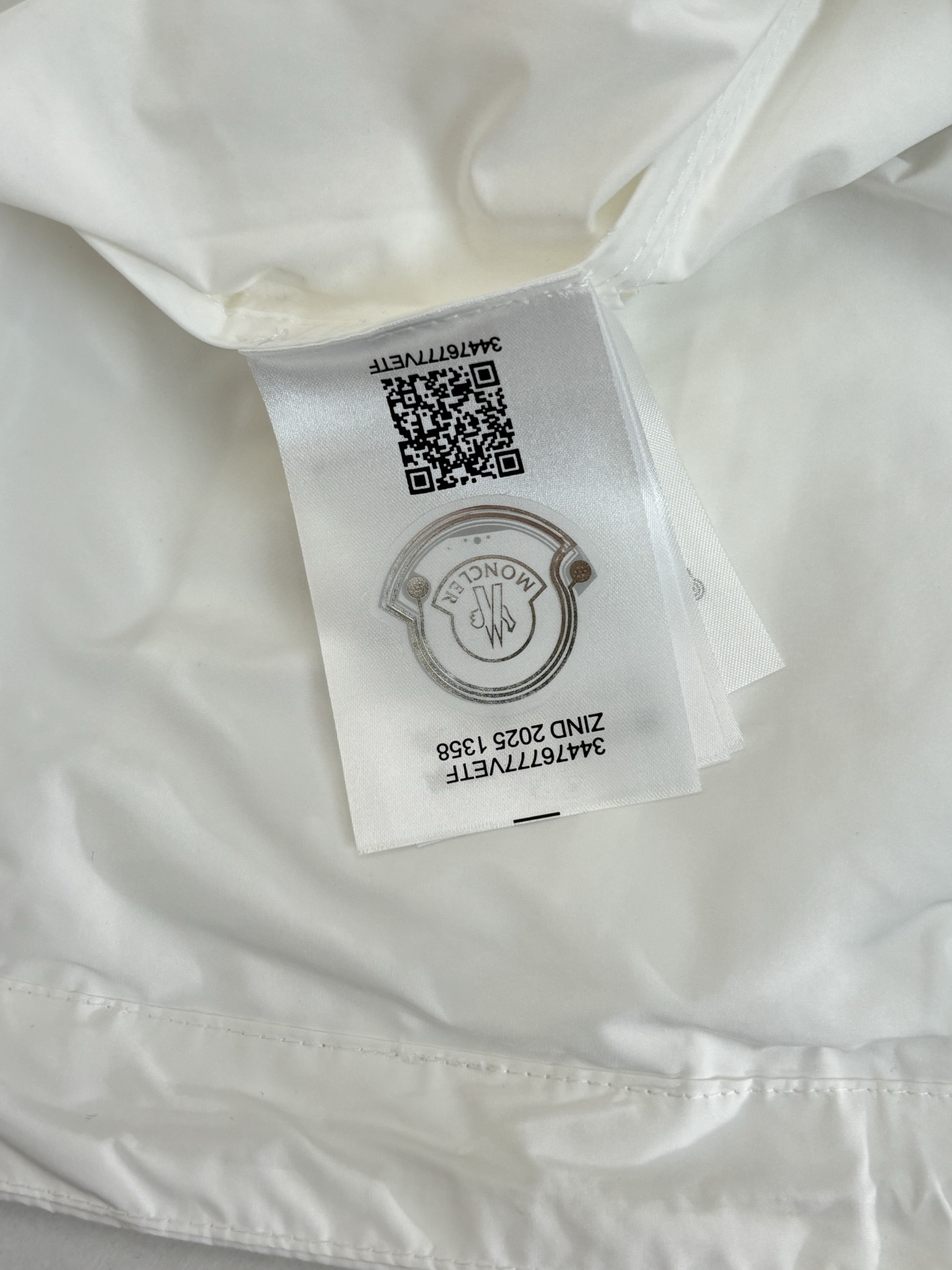 Moncler*/蒙口 25Fw新款连帽抽绳防晒外套 Size：S/M/L/XL/XXL