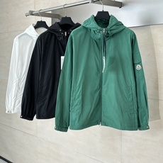 Moncler*/蒙口 25Fw新款连帽抽绳防晒外套 Size:S/M/L/XL/XXL Moncler*/蒙口 25Fw新款连帽抽绳防晒外套 Size:S/M/L/XL/XXL